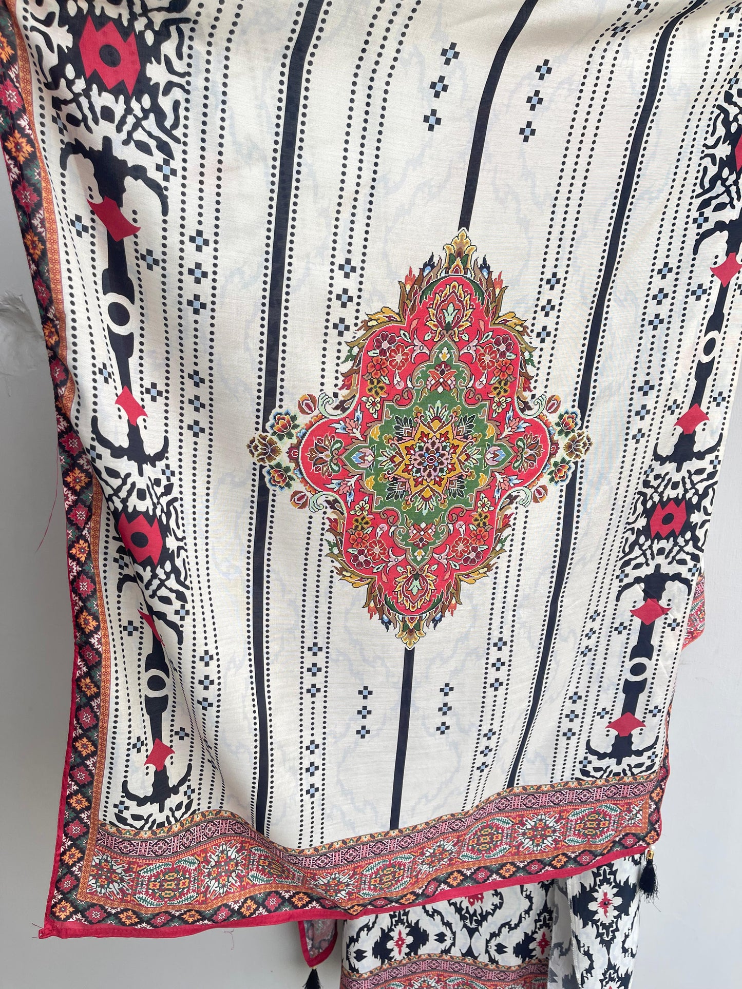 Muslin Ikkad Print Unstitched Ladies Suit RC-18299 – view 3