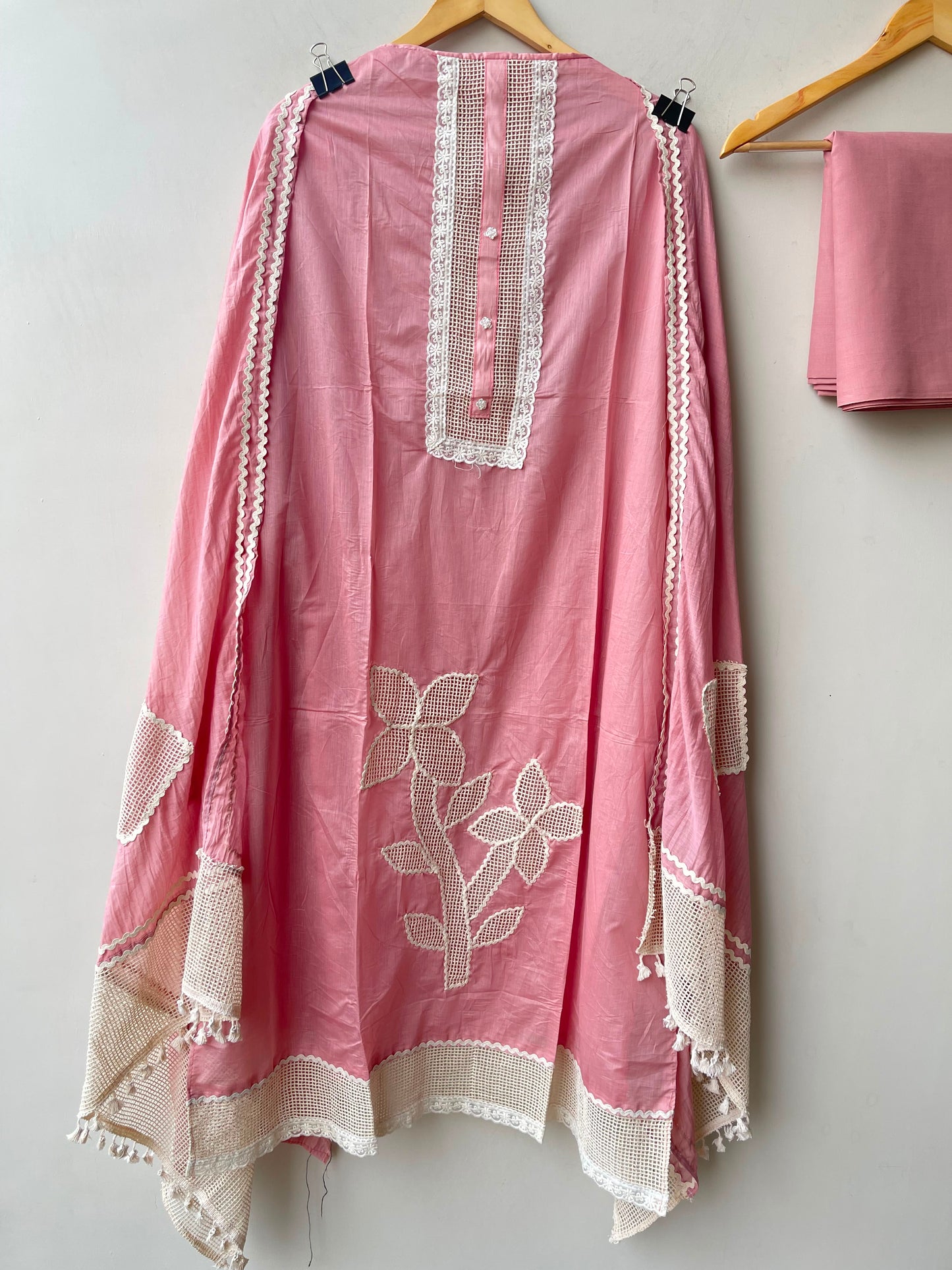 Mul chanderi applique work unstitched ladies suit Rc19172 (a)
