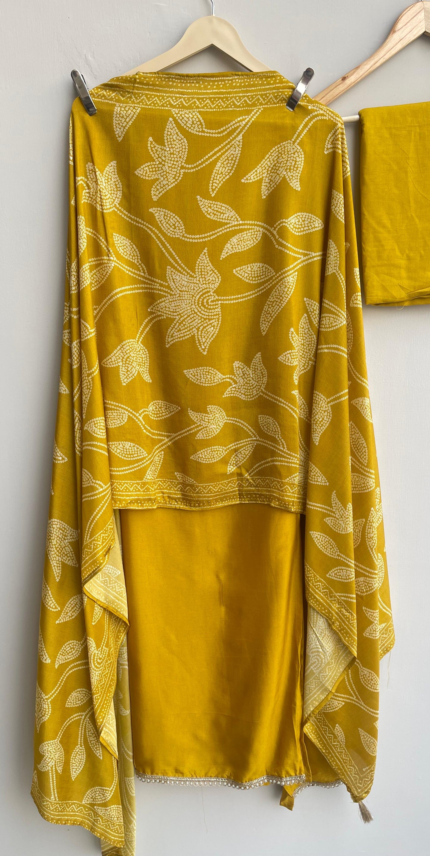 Tassar silk unstitched ladies suit Rc17904 (a)