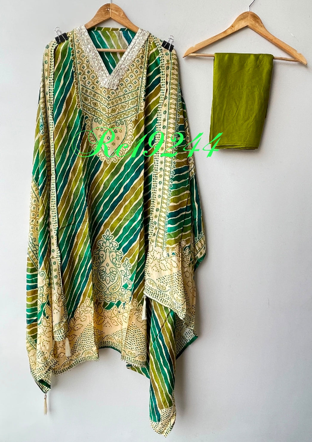 Muslin printed unstitched ladies suit Rc19244