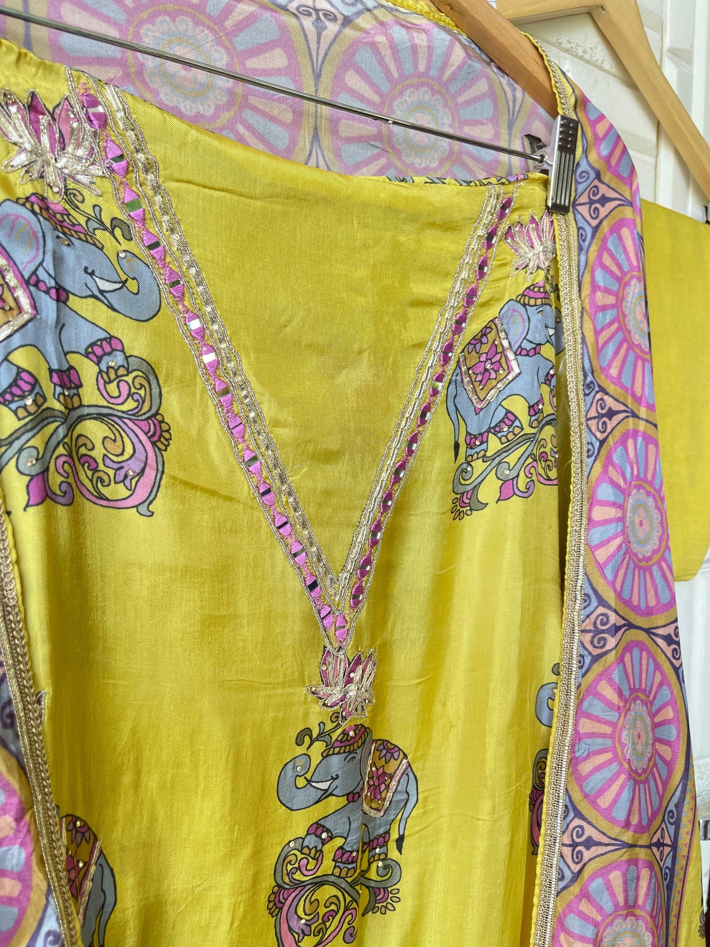 Silk unstitched ladies suit Rc17743