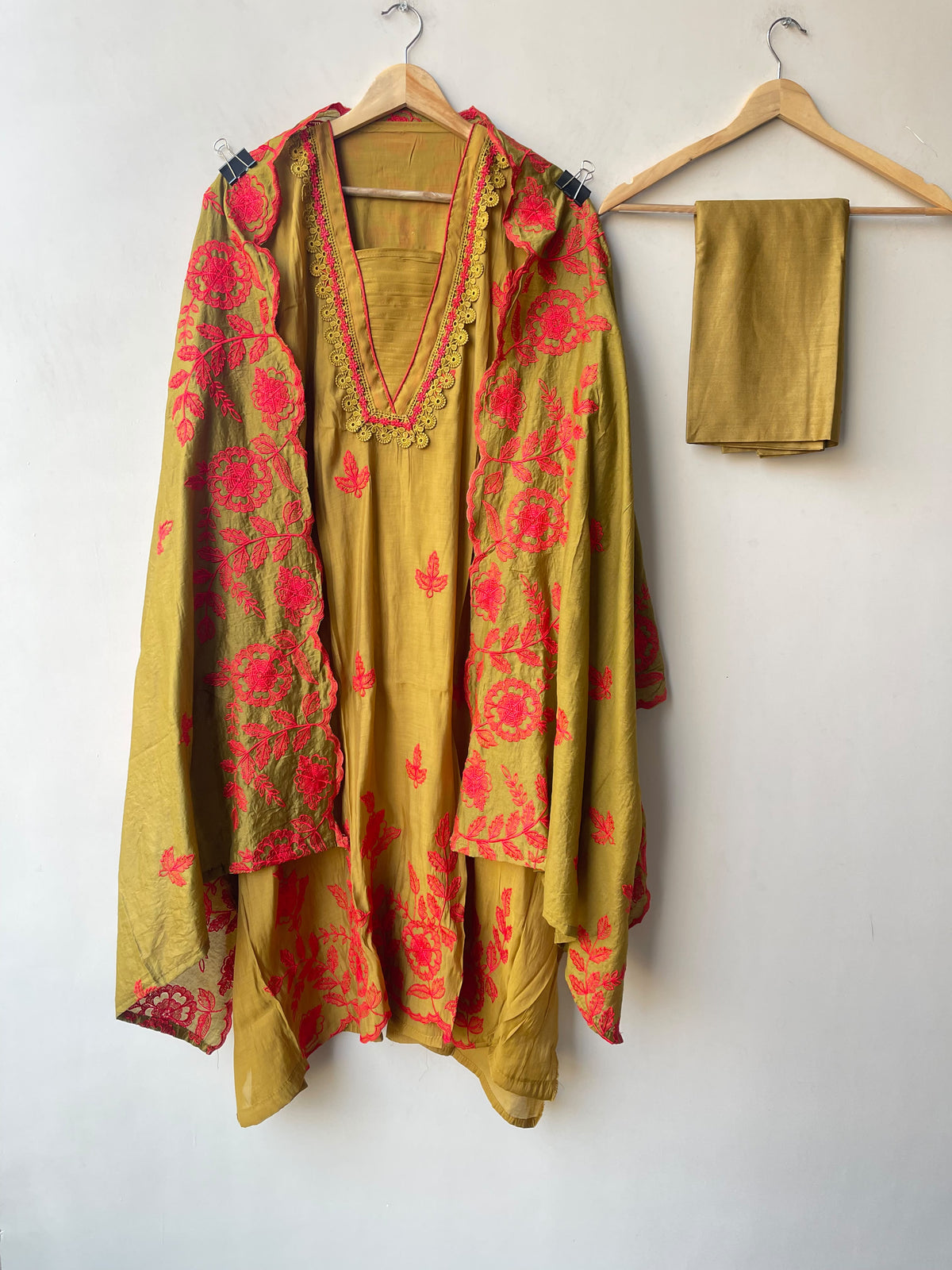Designer Mul Chanderi 3 Pcs Unstitched Suit Set