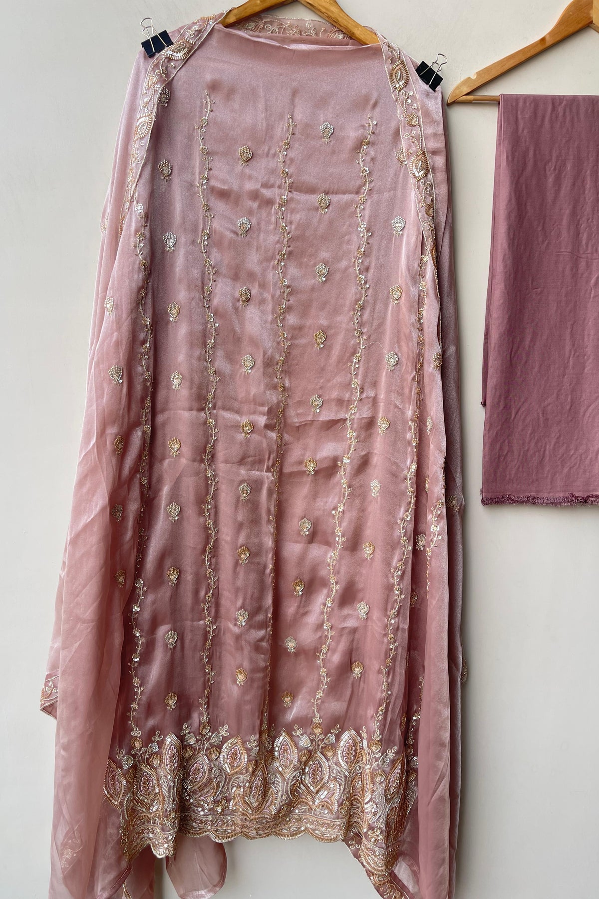 Shimmer glass silk fabric unstitched ladies suit