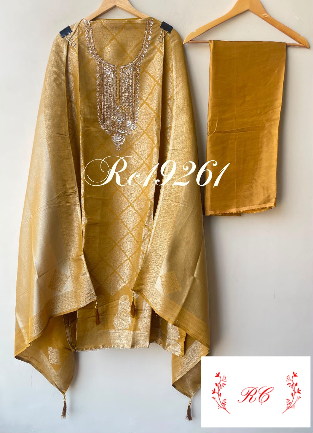Fine Banarasi shimmer silk unstitched ladies suit Rc19261 (a)