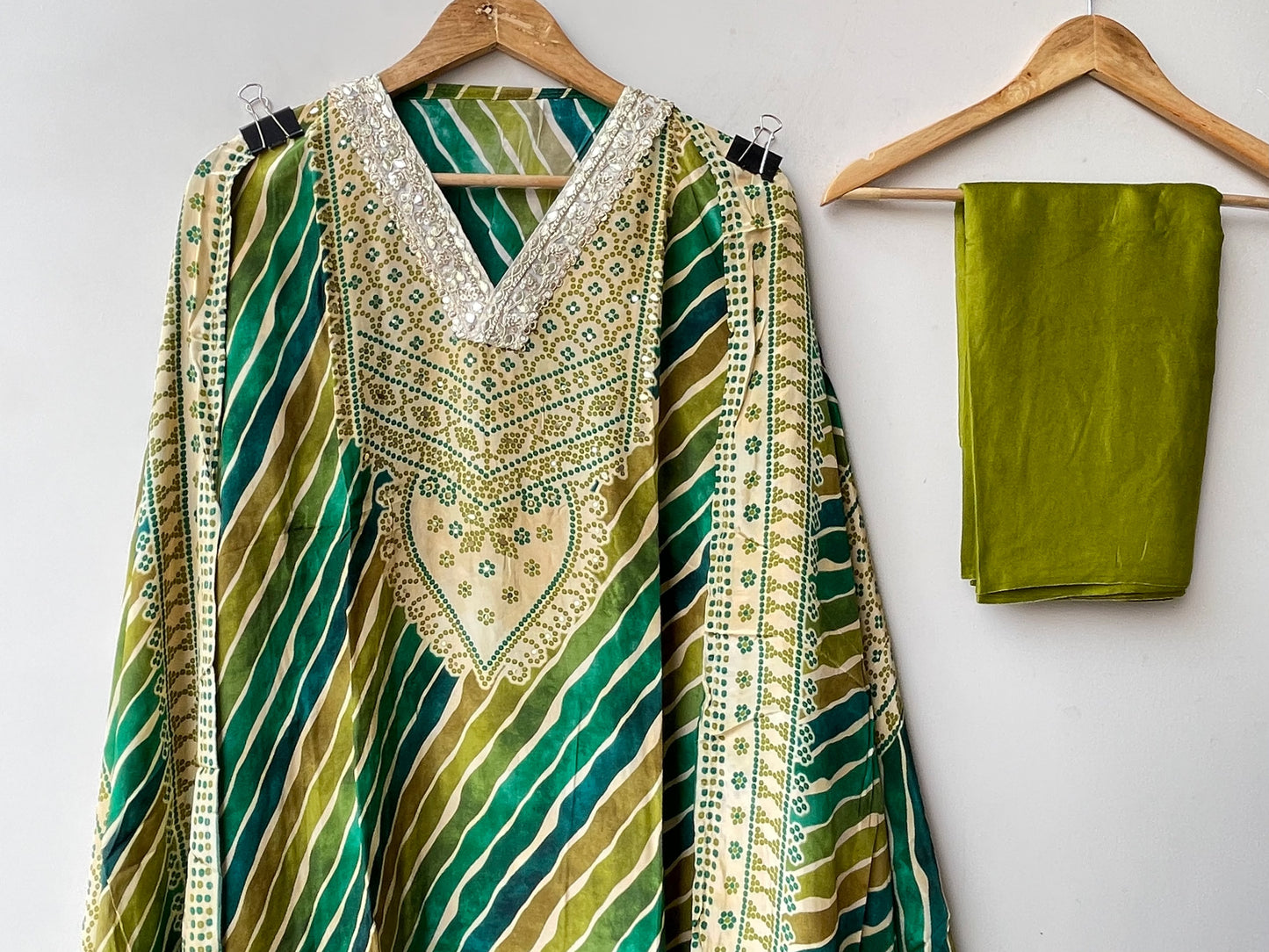 Muslin printed unstitched ladies suit Rc19244