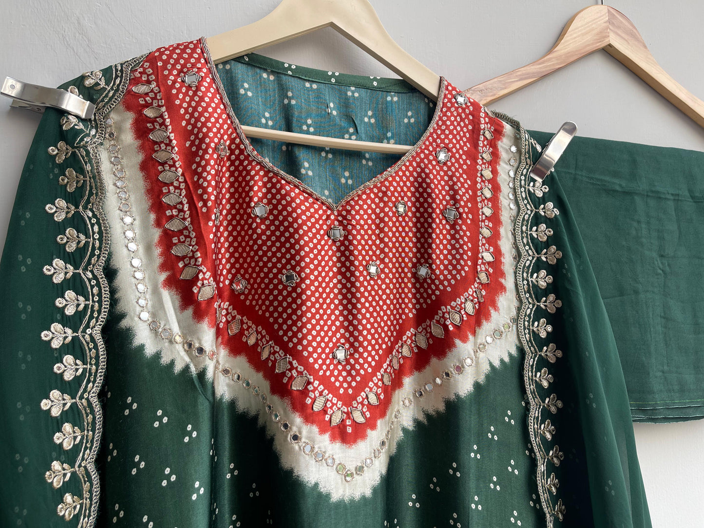 Gajji silk unstitched ladies suit Rc17978