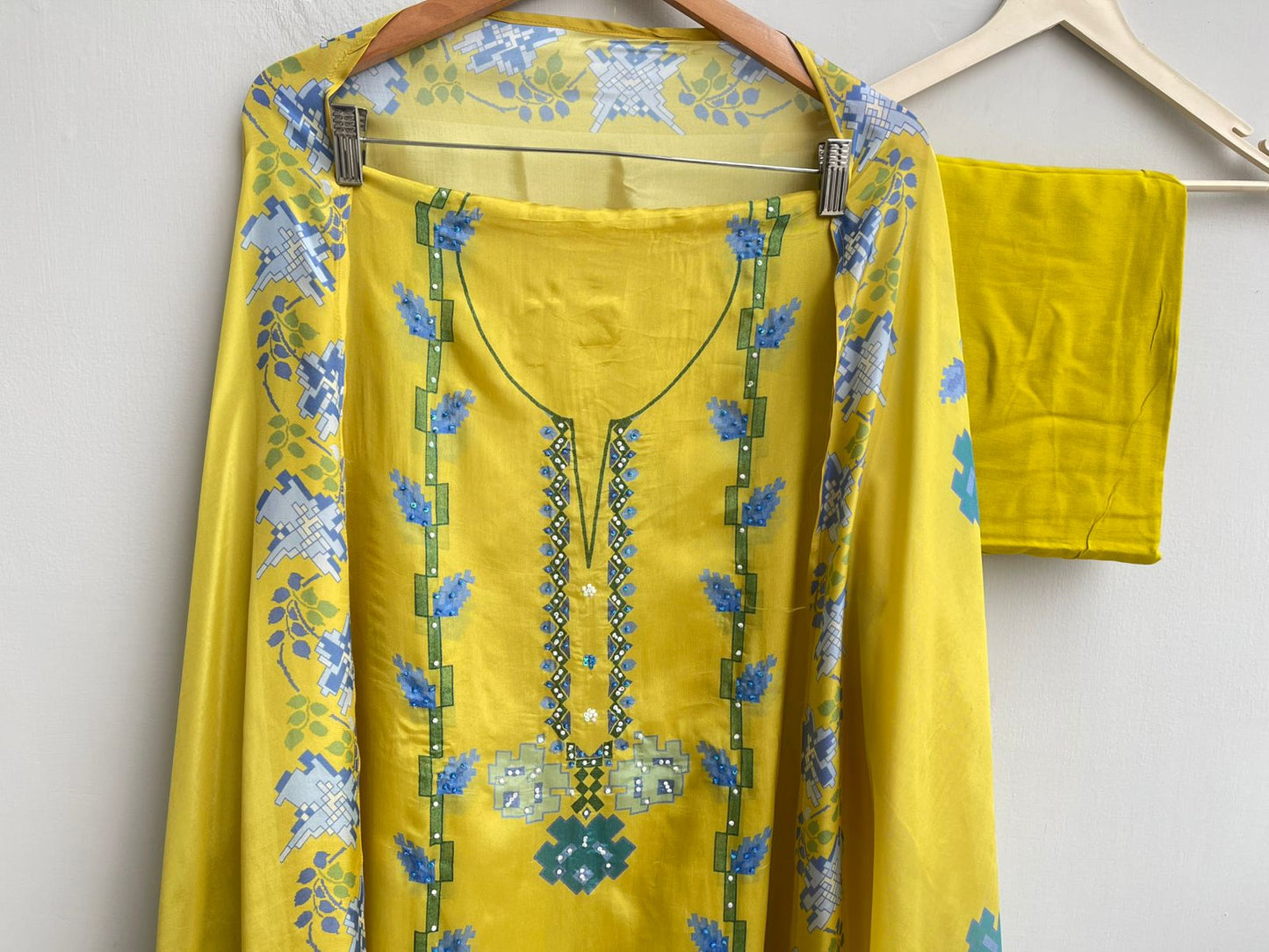 Satin Crepe Unstitched Ladies Suit RC-18289