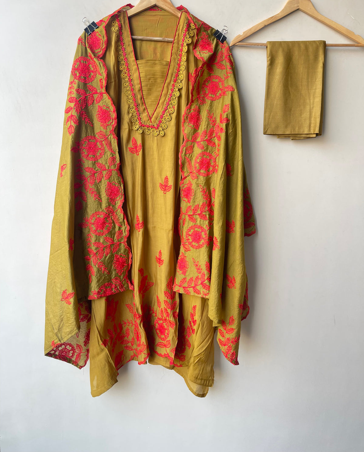 Designer Mul Chanderi 3 Pcs Unstitched Suit Set