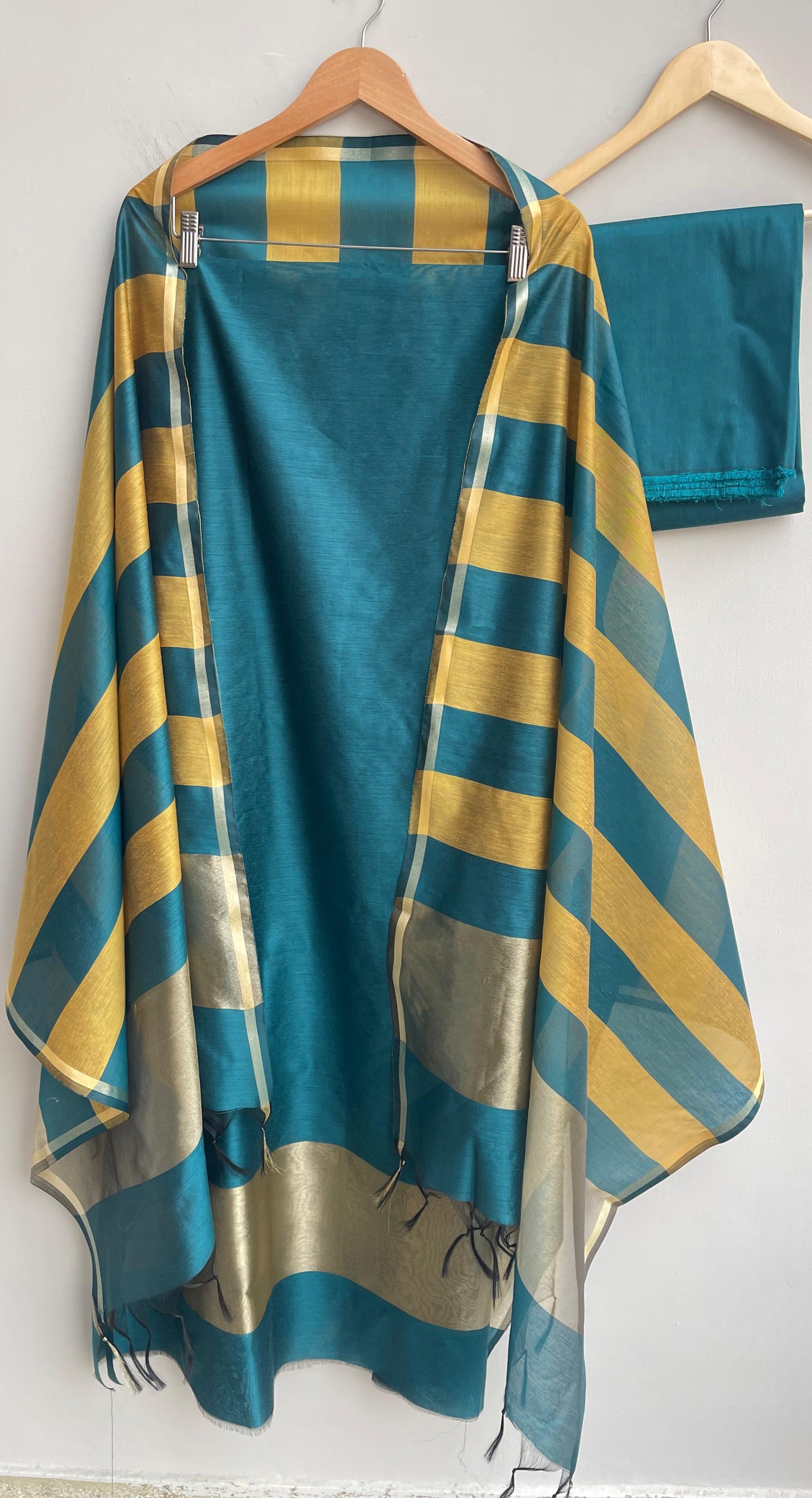 Chanderi silk unstitched ladies suit Rc17994 (c)