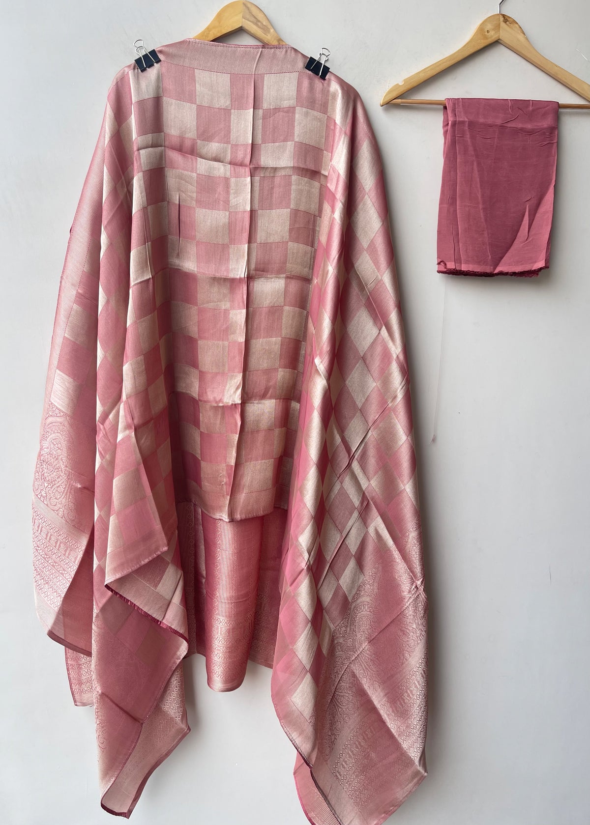 Luxurious Pure Shimmer Giraffe Silk Woven Unstitched 3 Pcs Designer Suit Set