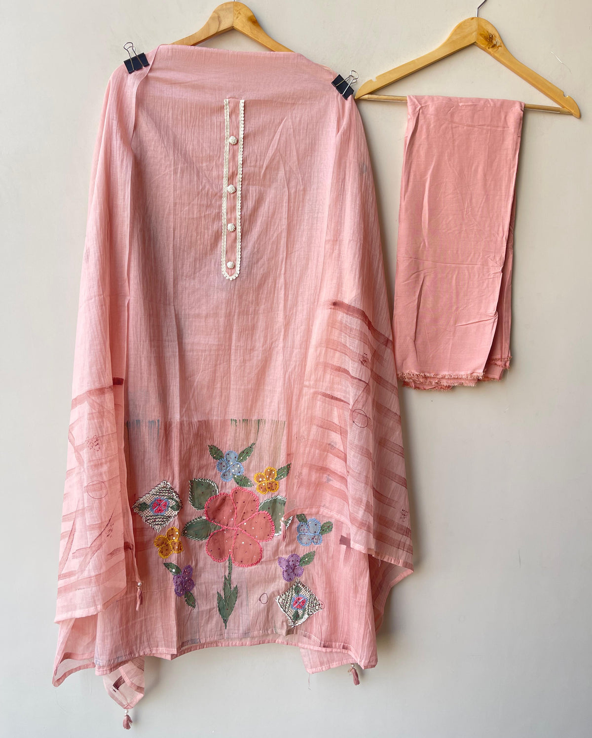 Mul chanderi brush painted unstitched ladies suit
