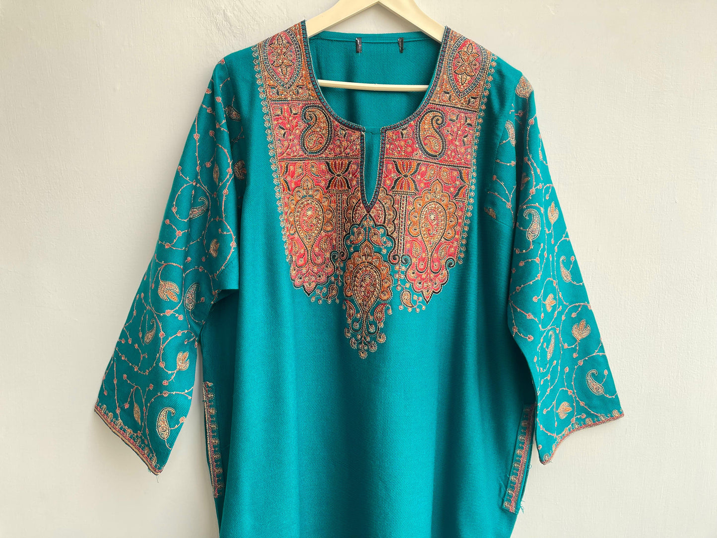 Kashmiri pheron readymade ladies kurta Rc18183