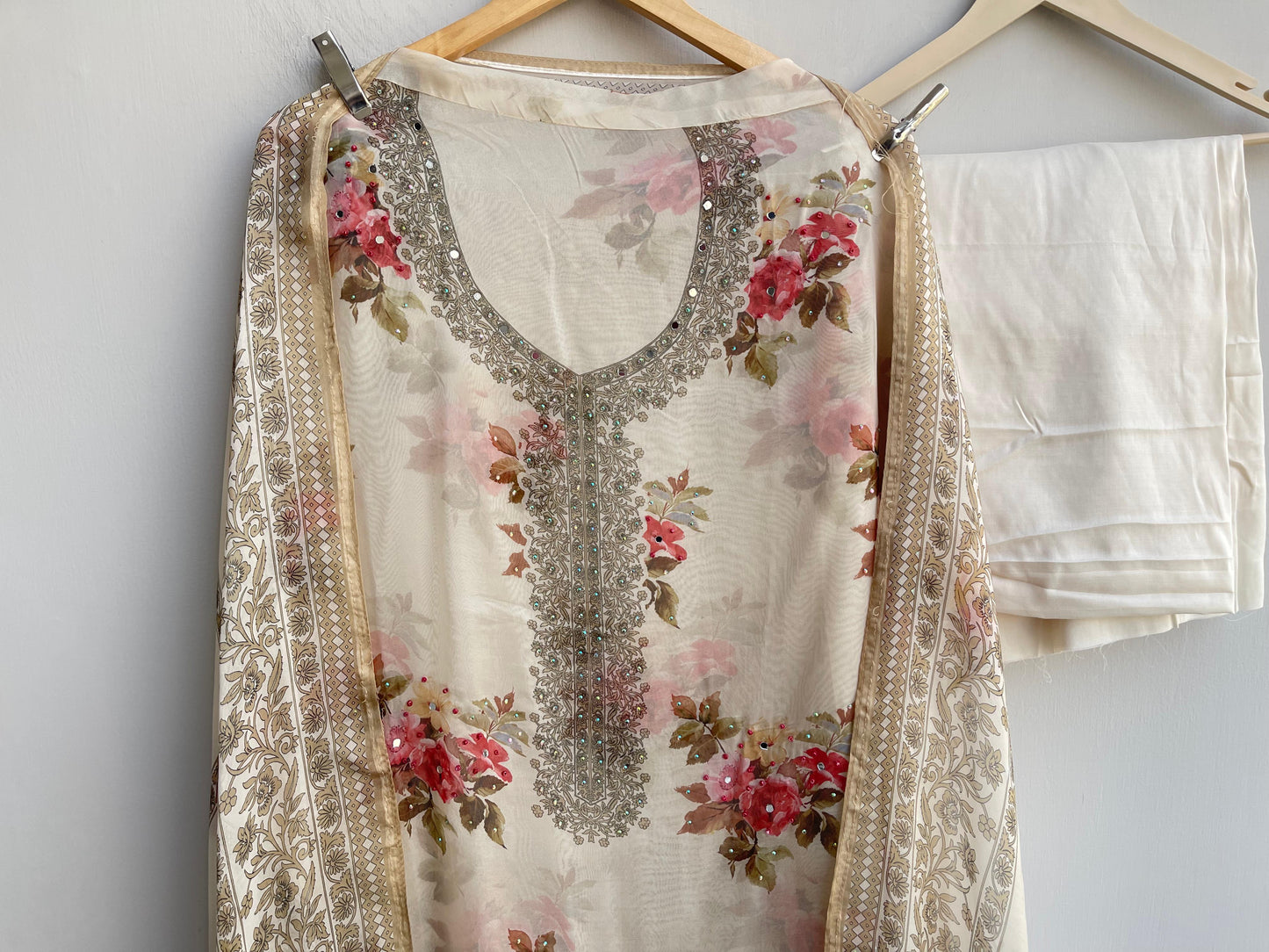 Organza printed unstitched ladies suit Rc18538