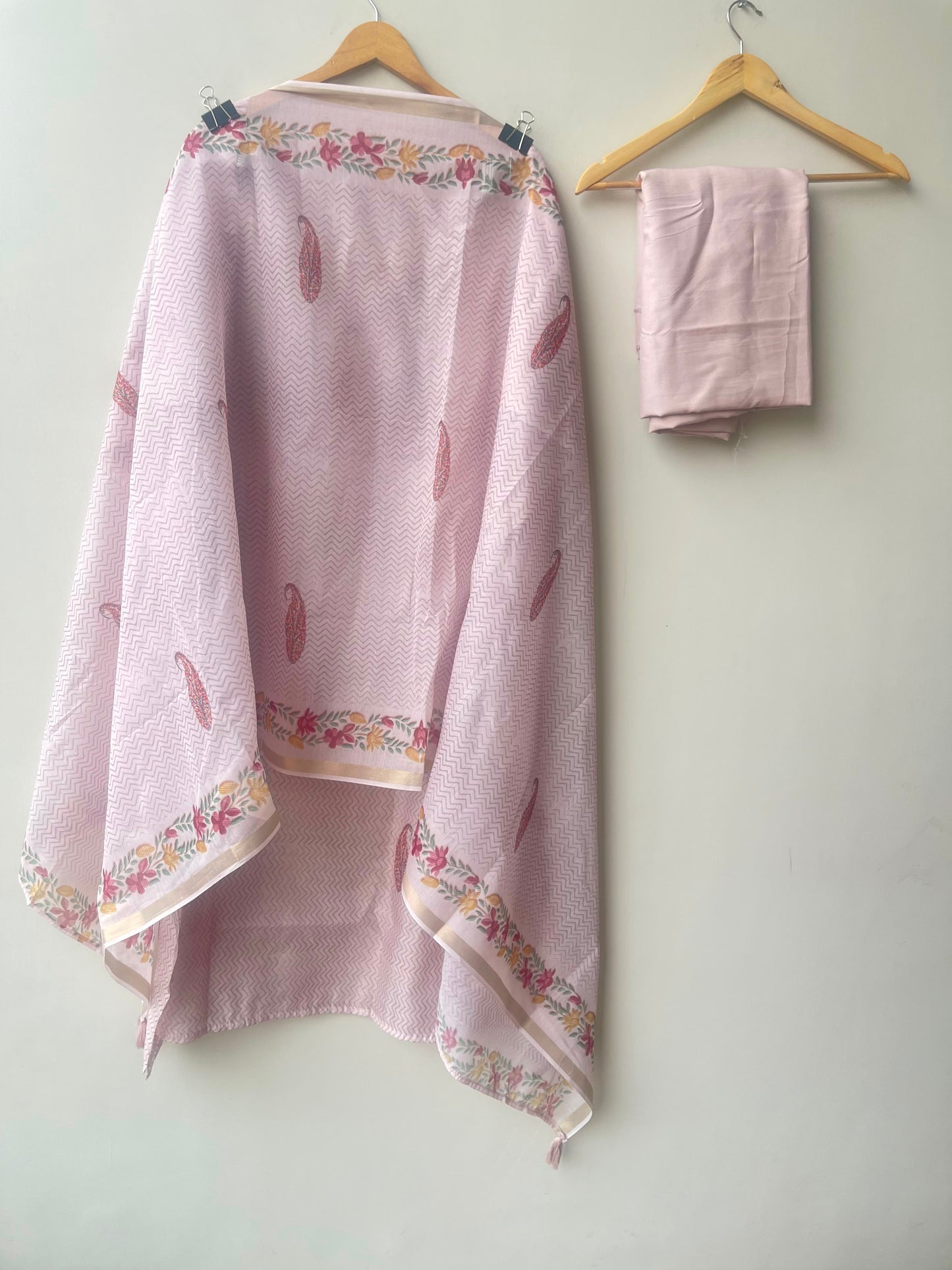 Mul chanderi printed ladies unstitched suit Rc18960 (a)