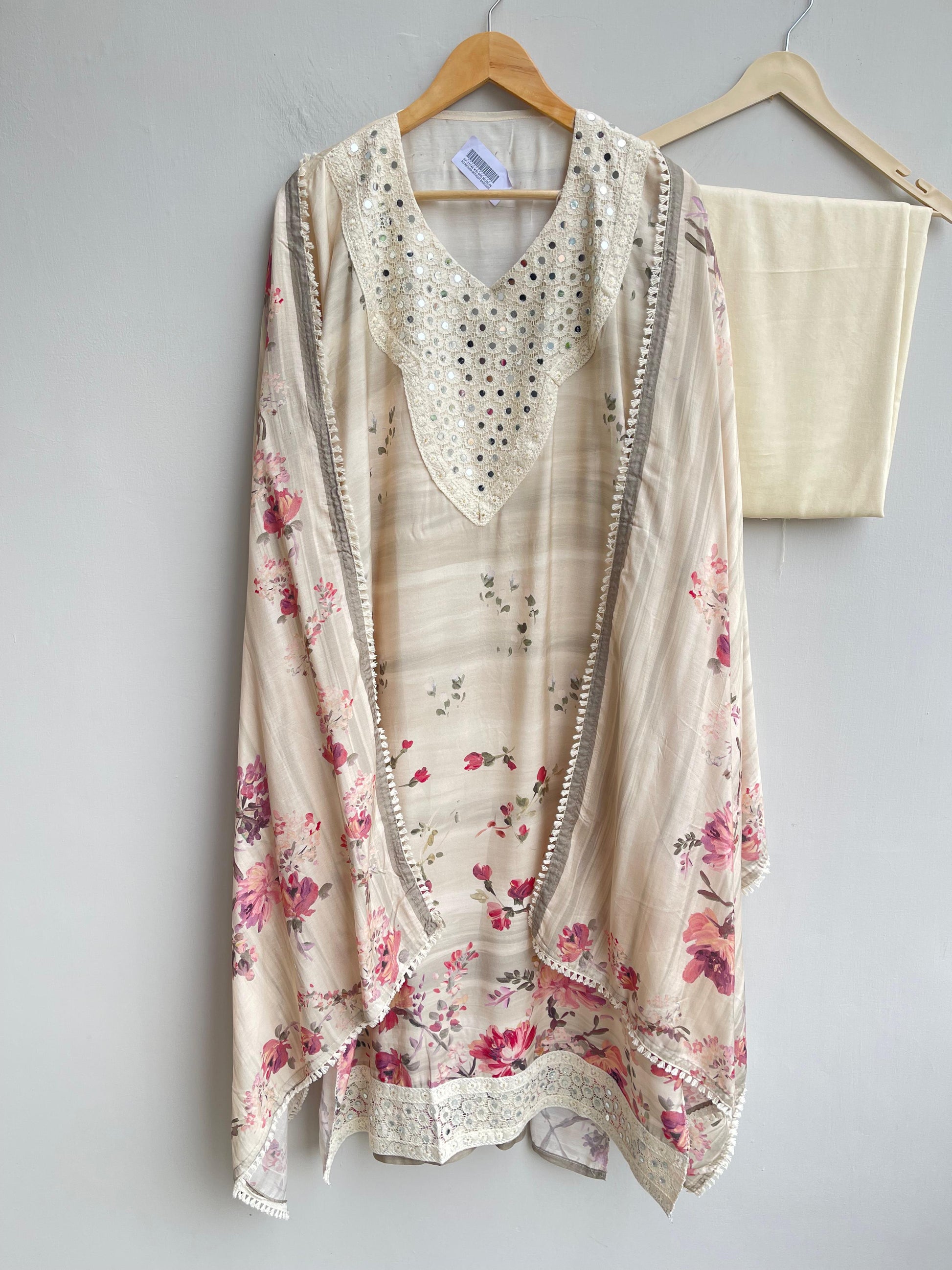 Muslin Printed Unstitched Ladies Suit RC-18261
