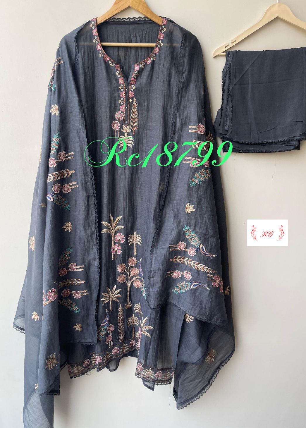Fine mul chanderi unstitched ladies suit Rc18799