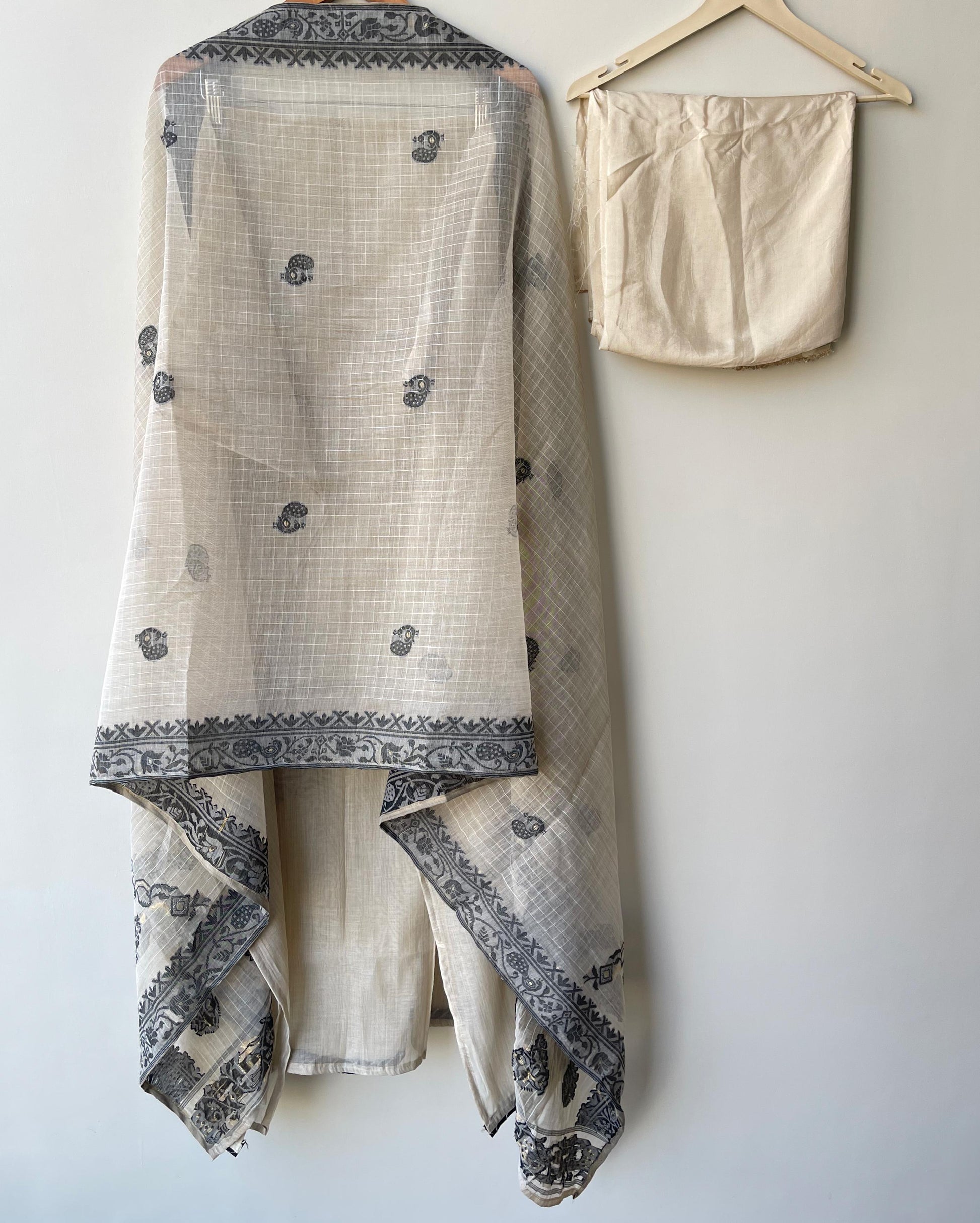 Mul Chanderi Printed Ladies Unstitched Suit RC-18649 – view 4