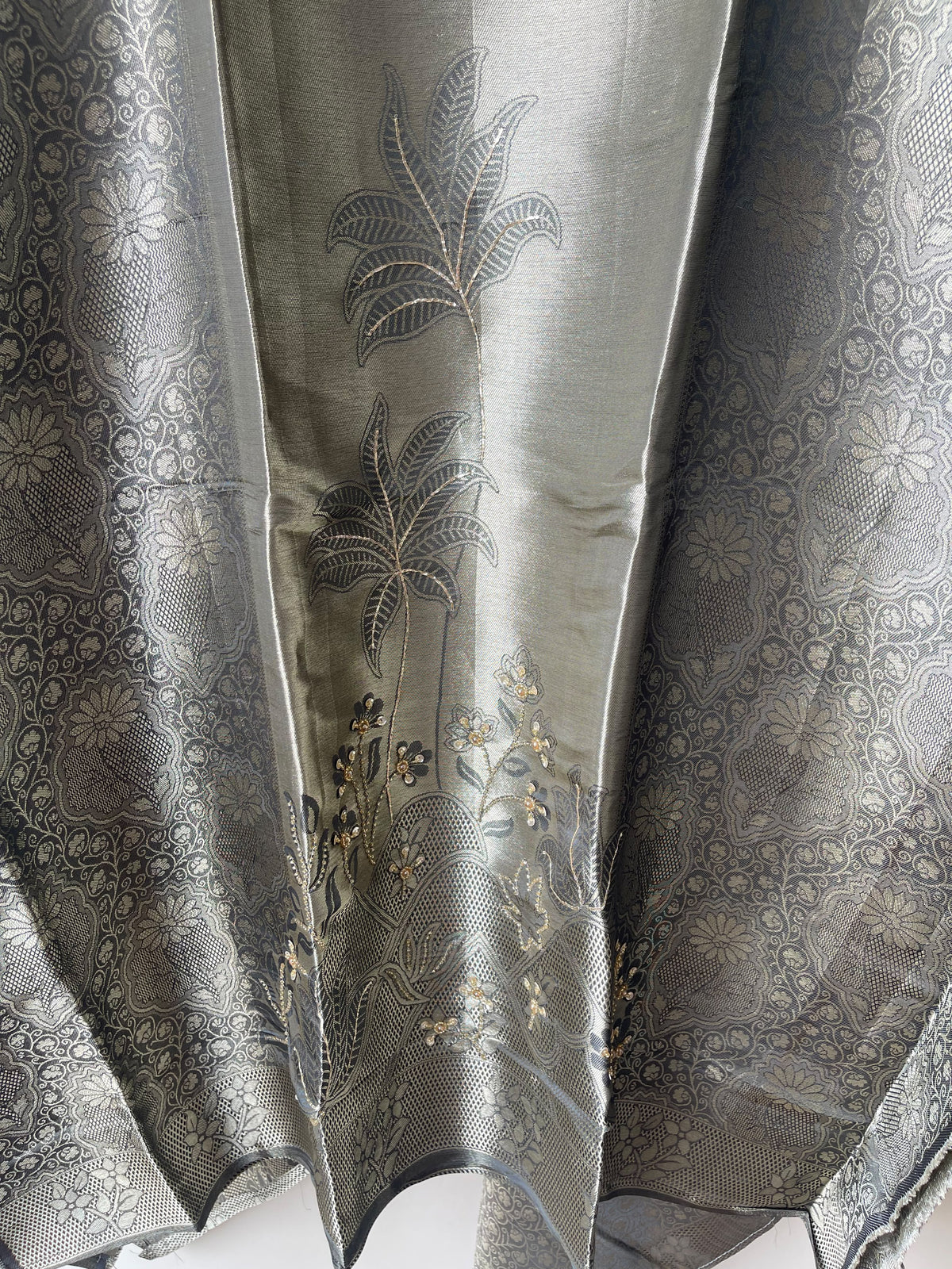 Premium Shimmer Giraffe Silk Weaving Unstitched 3 pcs Suit Set