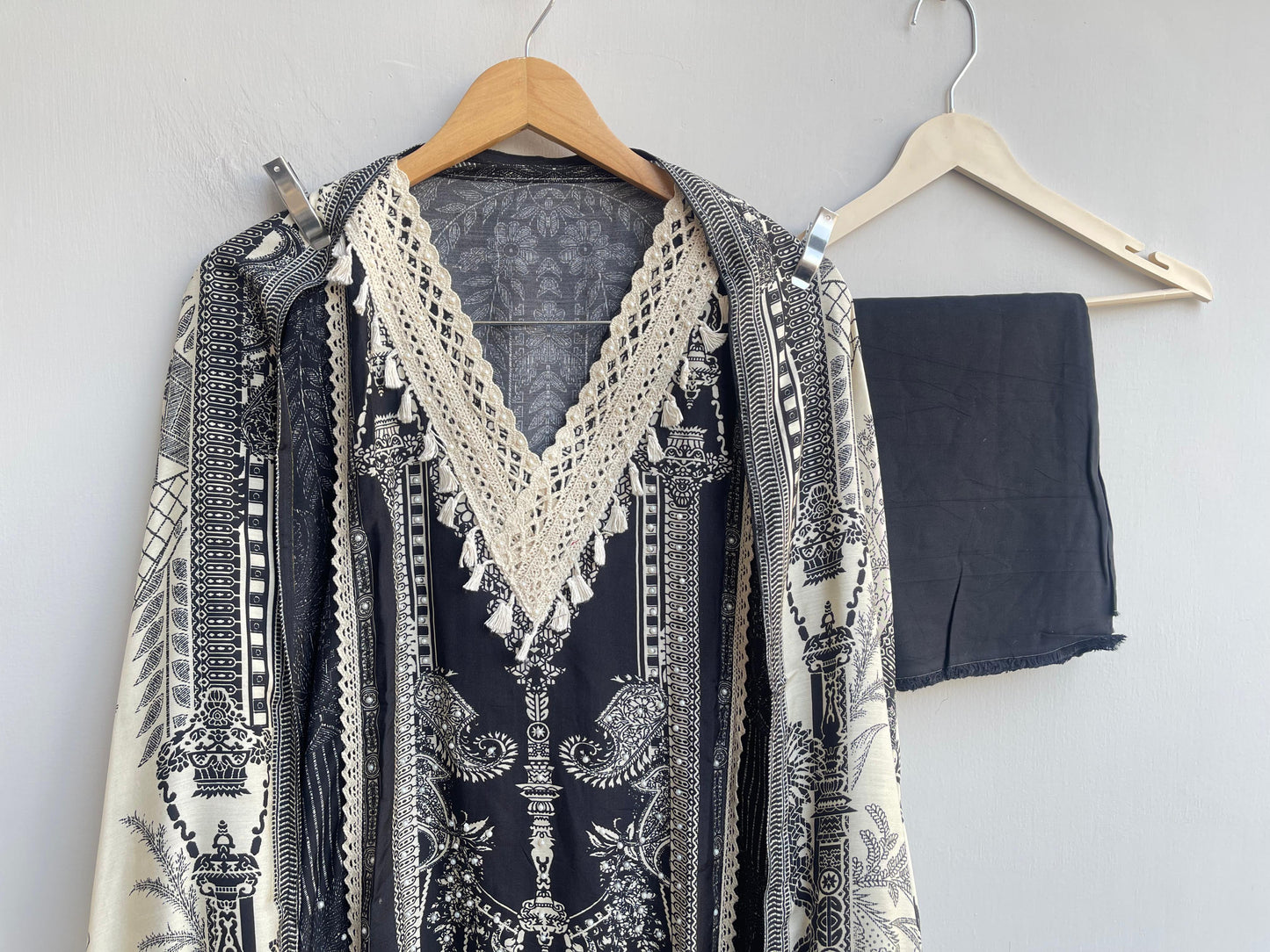 Muslin printed unstitched ladies suit Rc18423