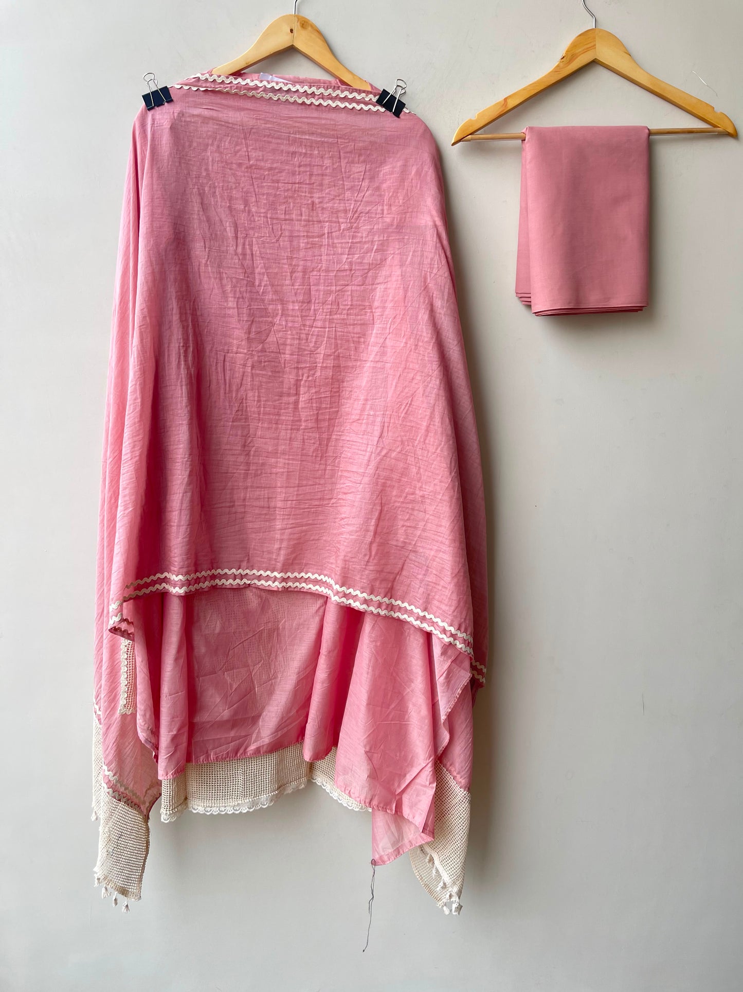 Mul chanderi applique work unstitched ladies suit Rc19172 (a)