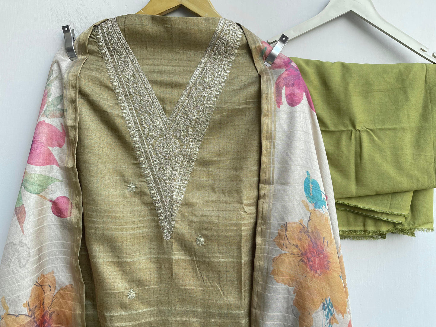 Silk unstitched ladies suit Rc18432 (a)