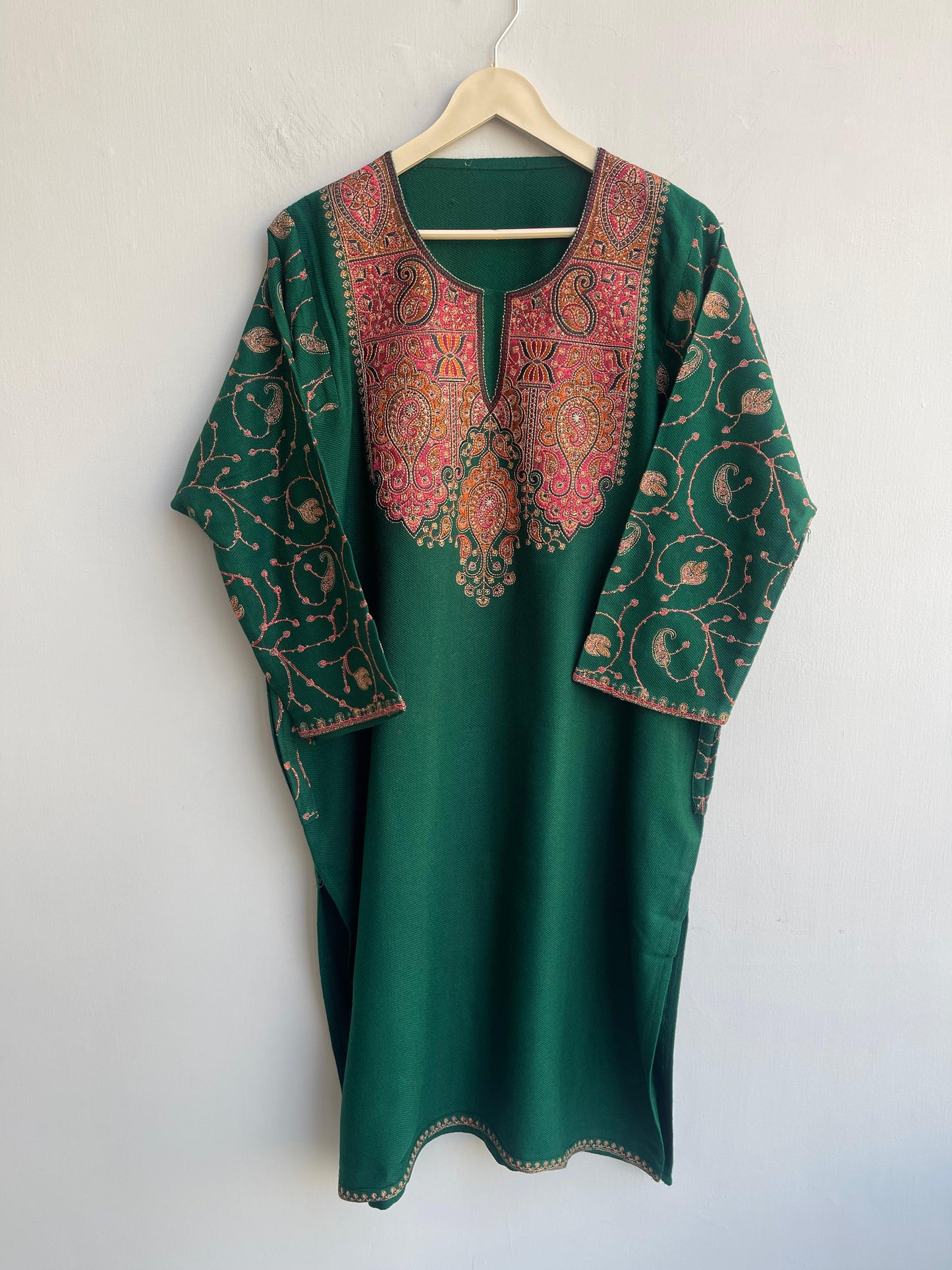 Kashmiri pheron readymade ladies kurta Rc18215