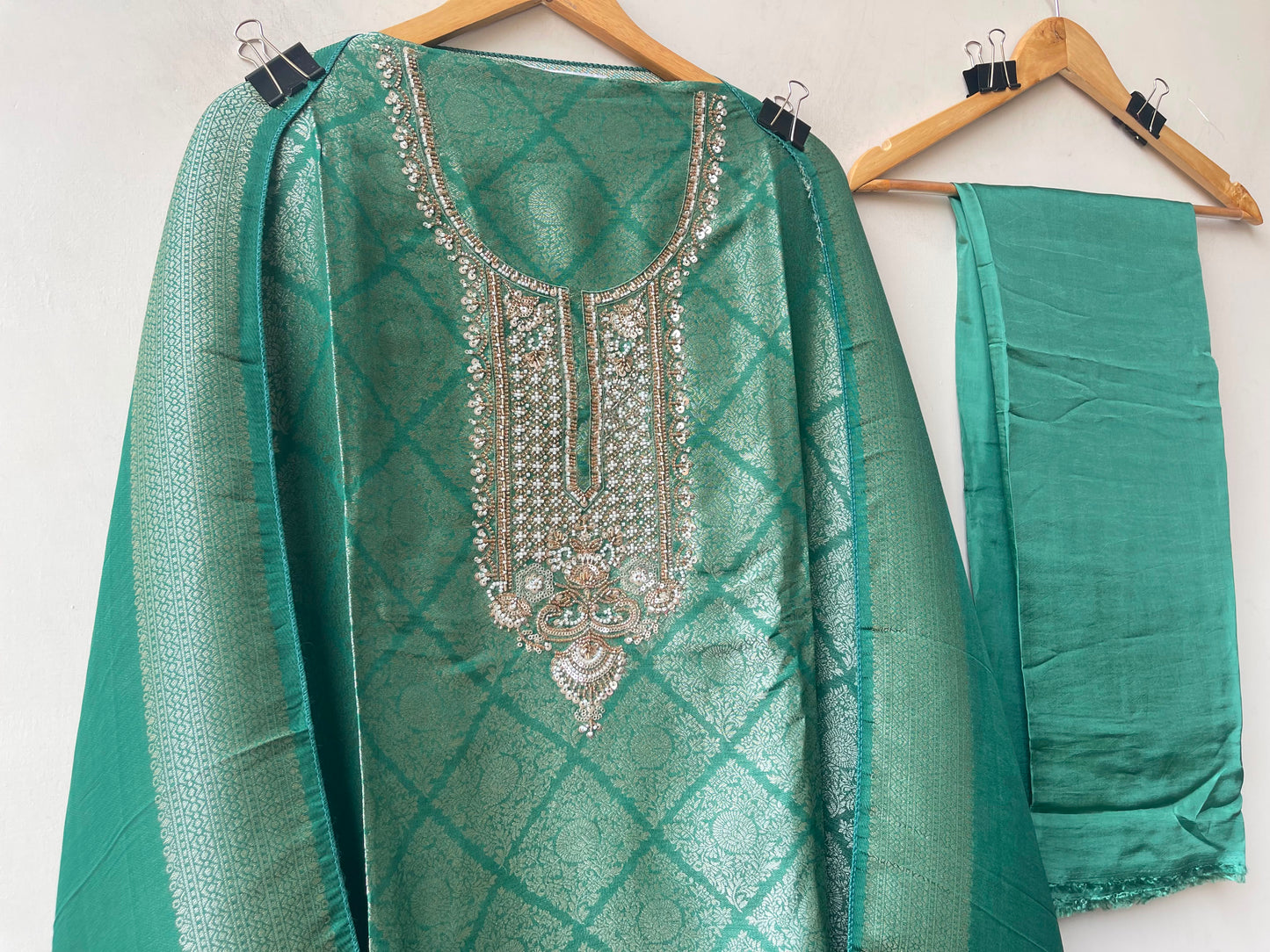 Fine Banarasi shimmer silk unstitched ladies suit Rc19267 (a)