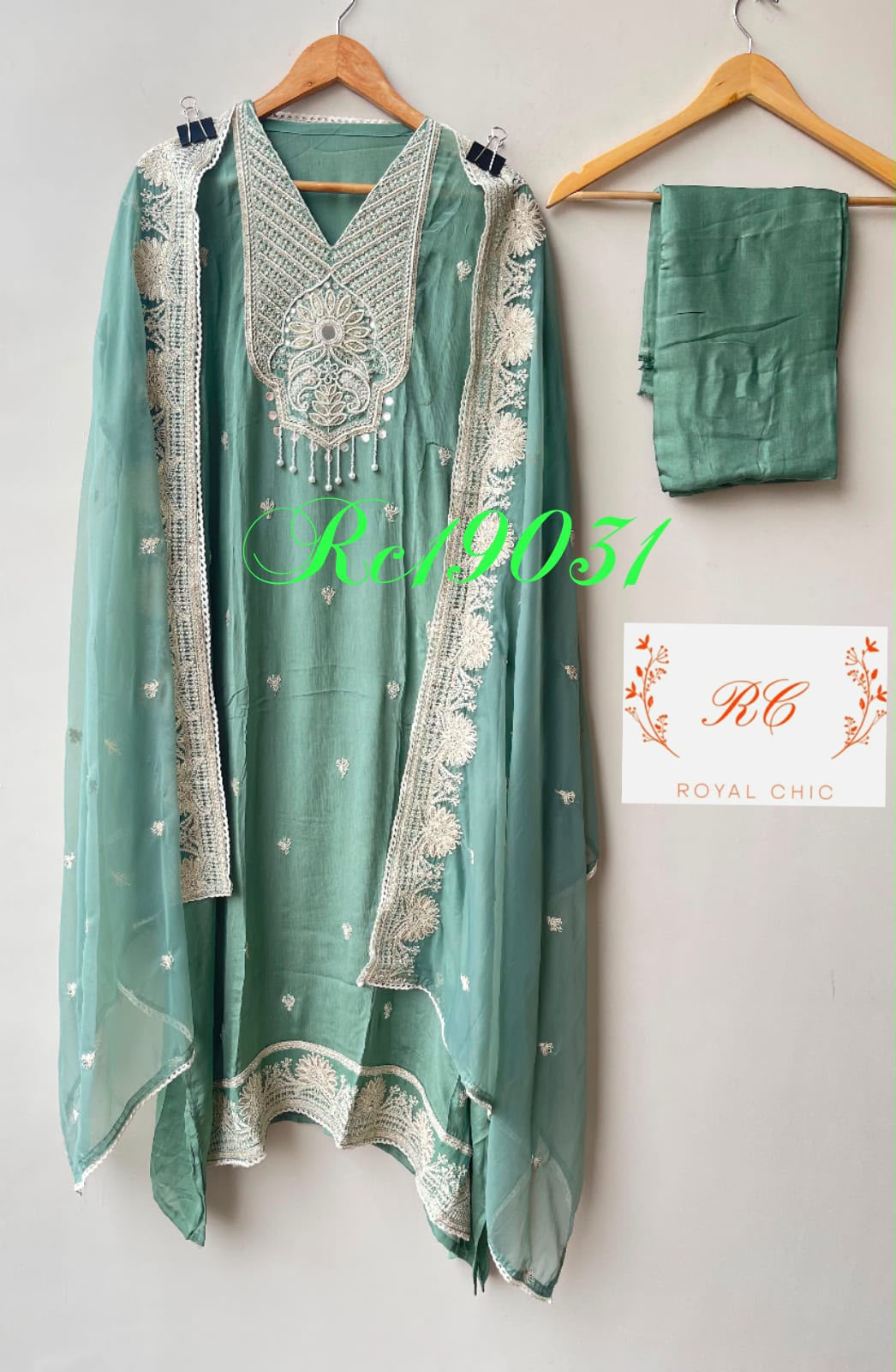 Chinnon fabric unstitched ladies suit Rc19031