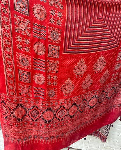 Gajji silk unstitched ladies suit Rc18409