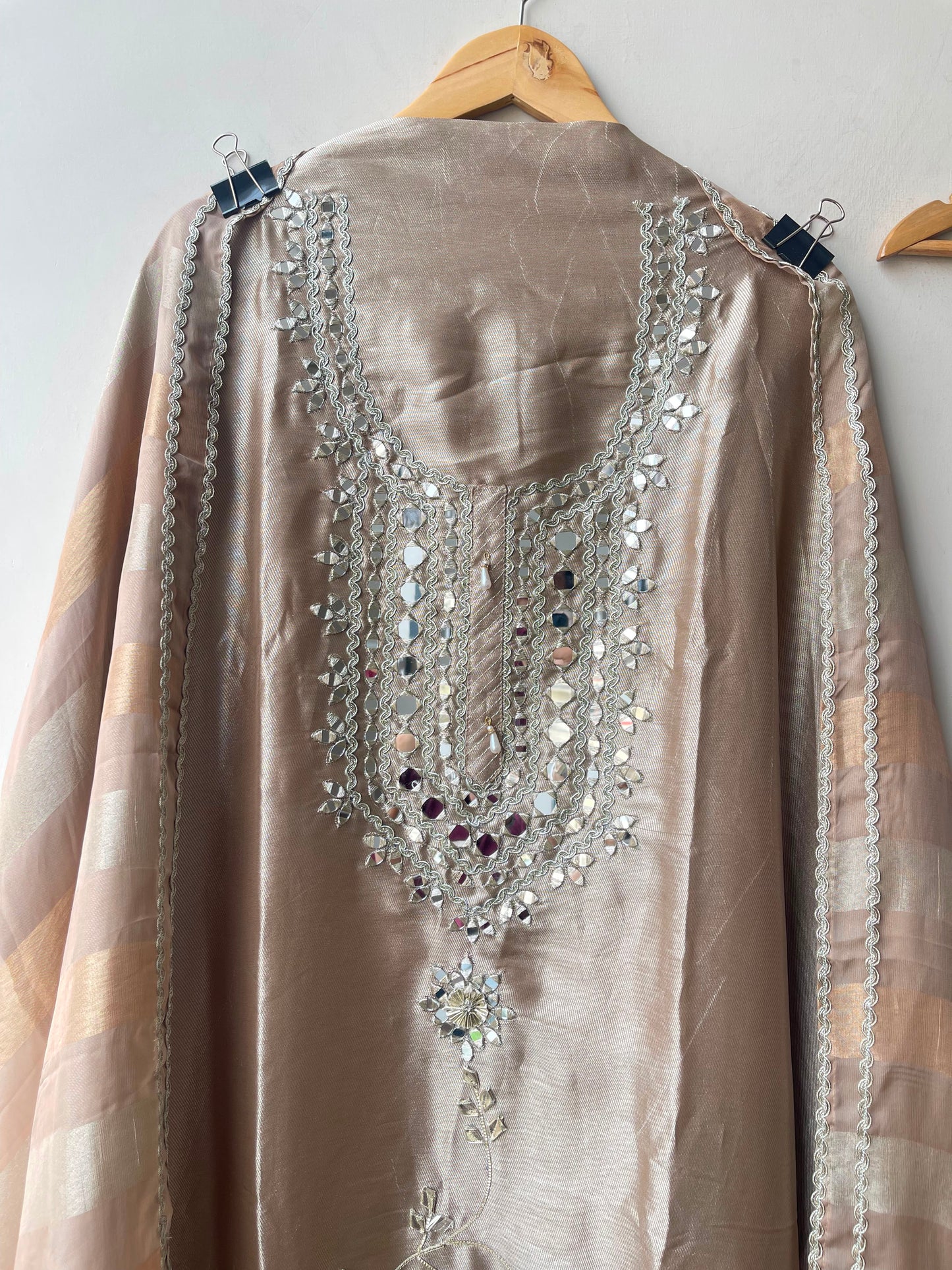 Pure shimmer giraffe silk unstitched ladies suit Rc19207