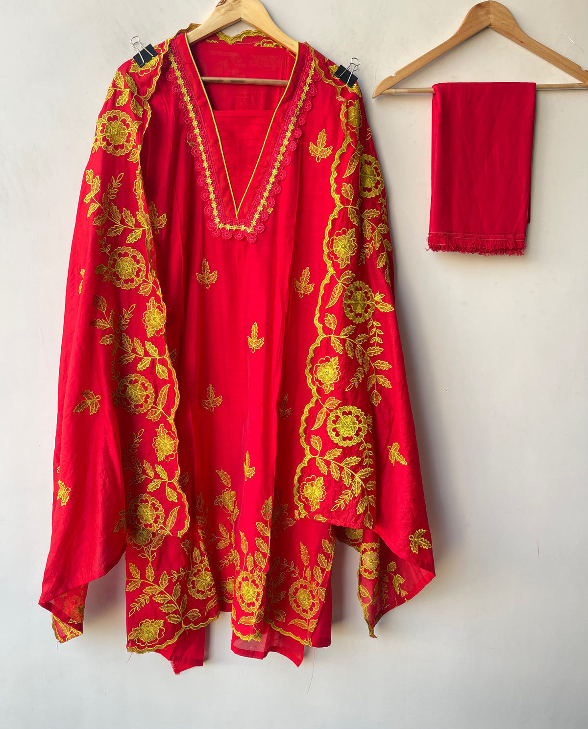 Elegant Unstitched Mul Chanderi 3 Pcs Suit Set