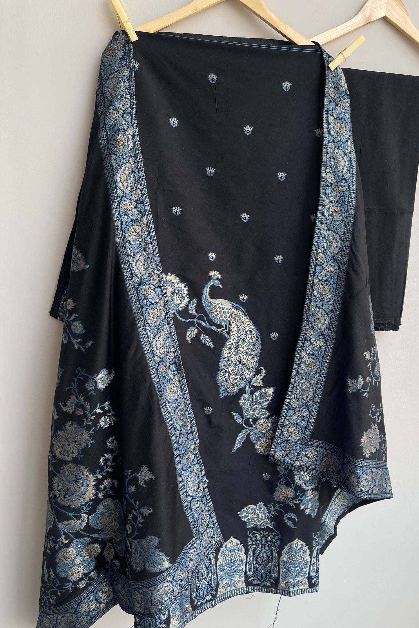 Banarasi jaam dhaani cotton silk unstitched ladies suit Rc17924