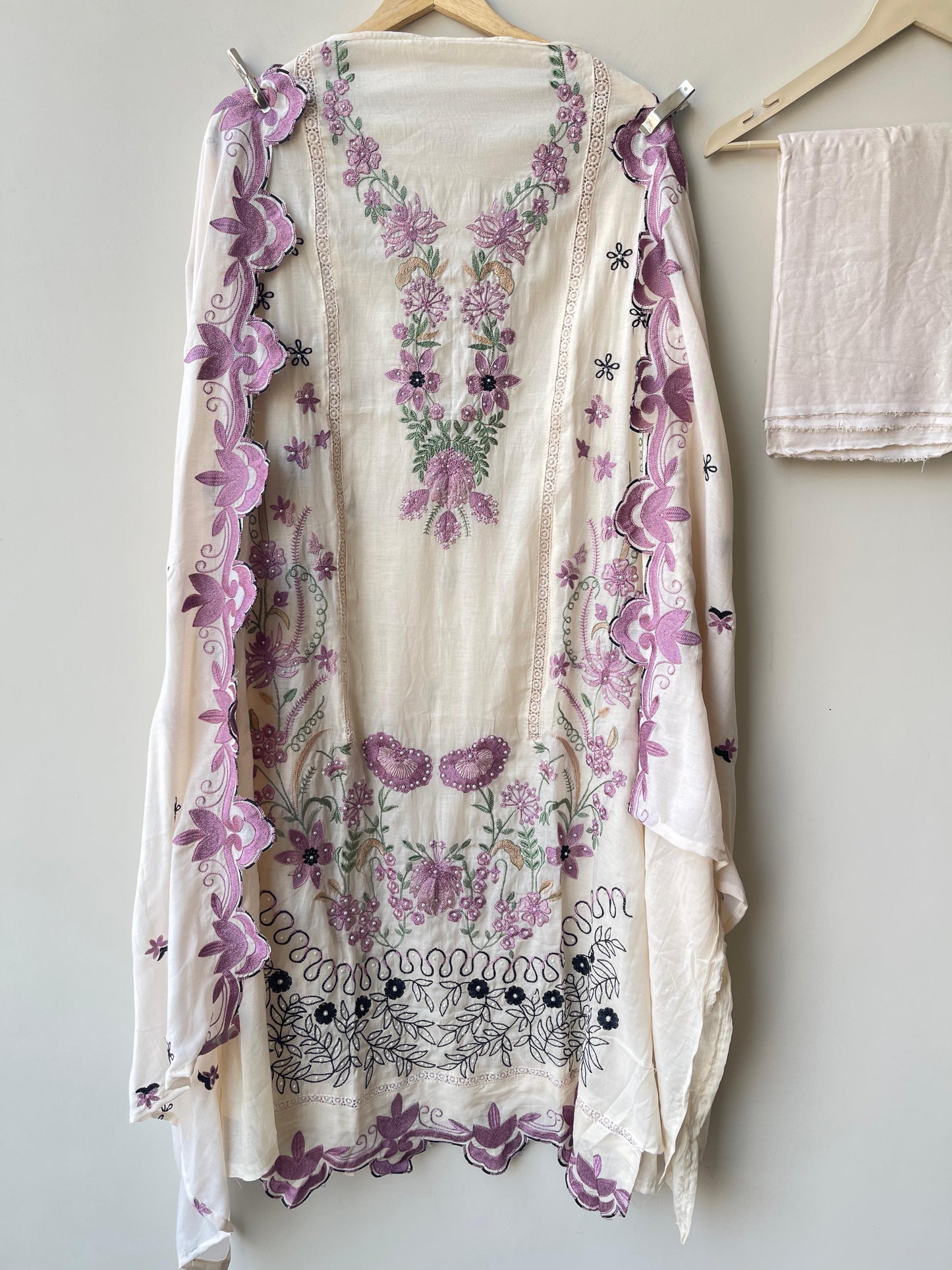 Mul chanderi unstitched ladies suit Rc18916 (a)