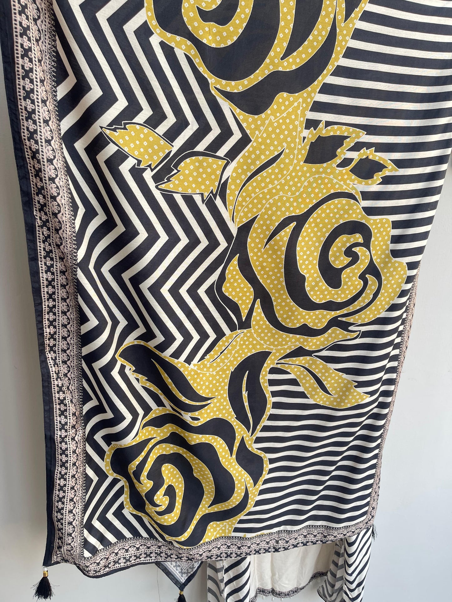 Muslin printed unstitched ladies suit Rc18374 (a)