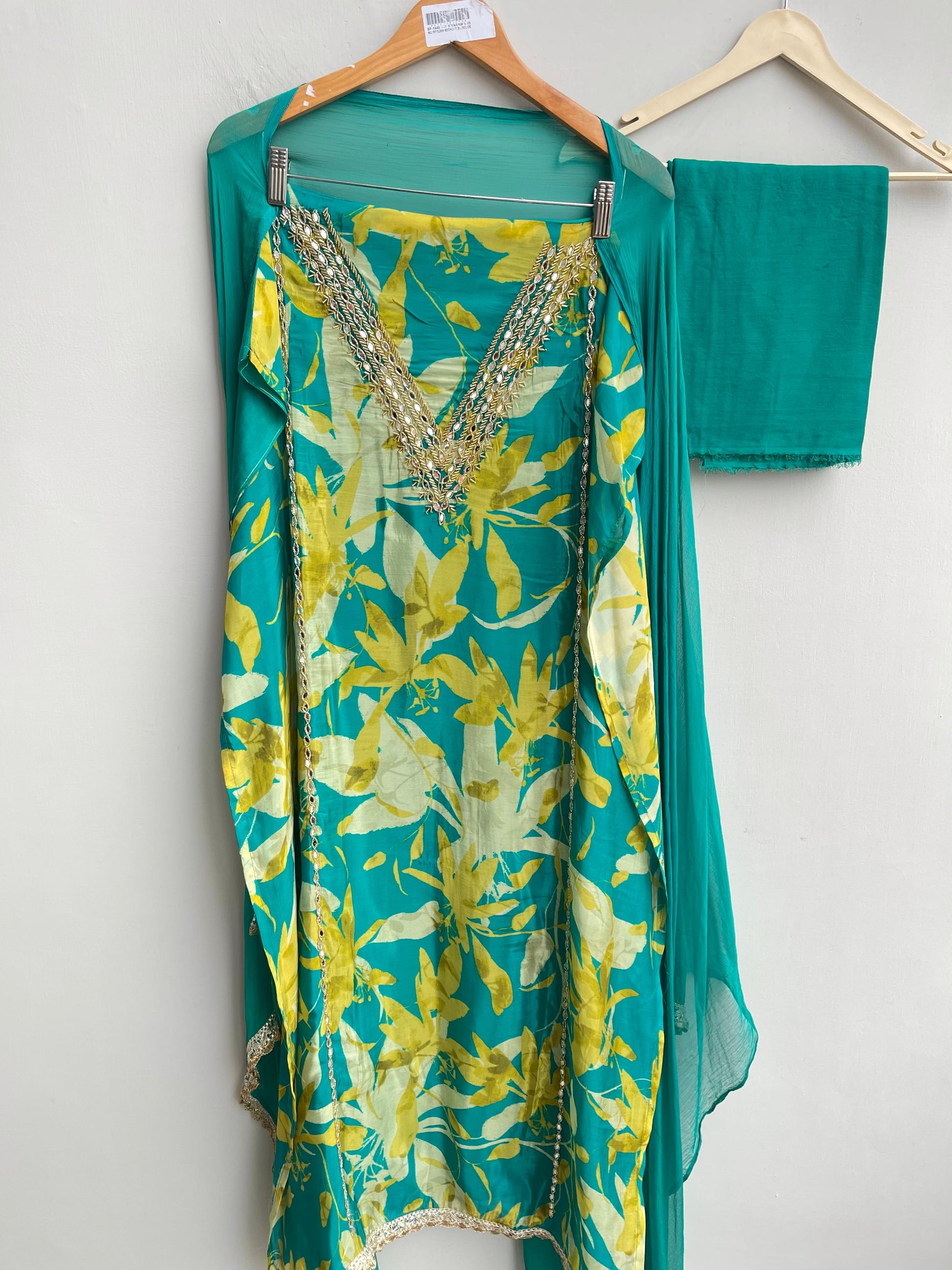 Satin Crepe Unstitched Ladies Suit RC-18265 – view 2