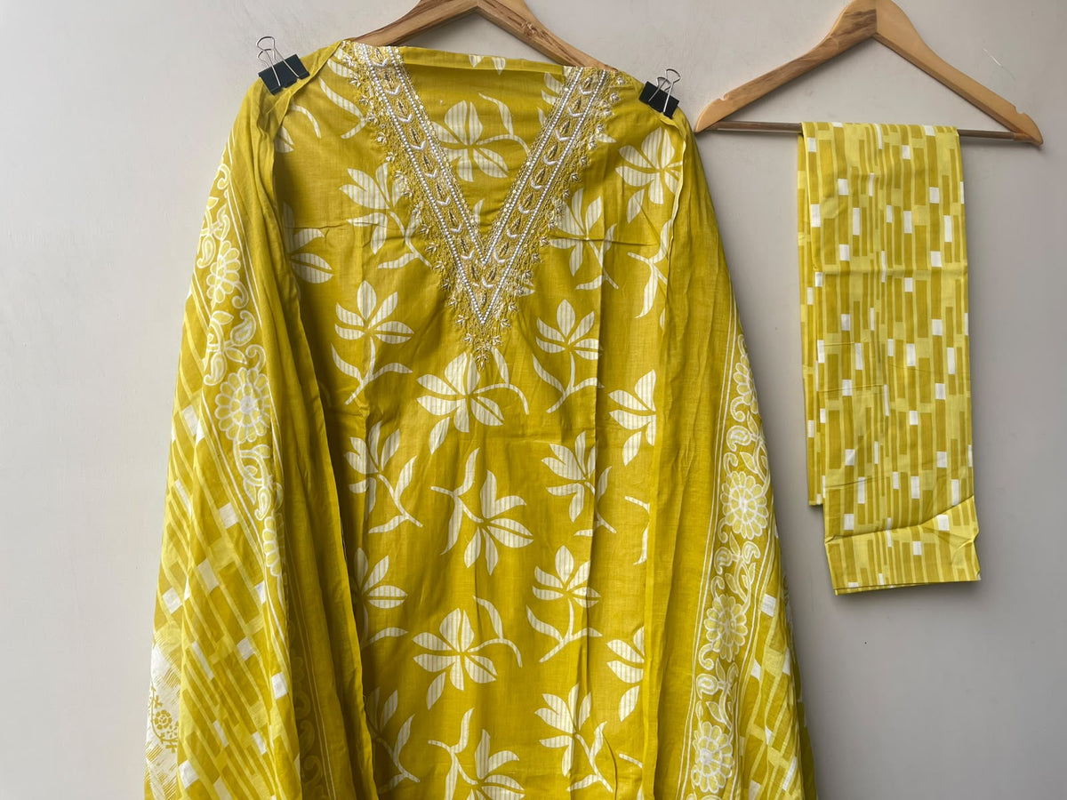 Printed Cotton Unstitched 3 pcs Suit Set