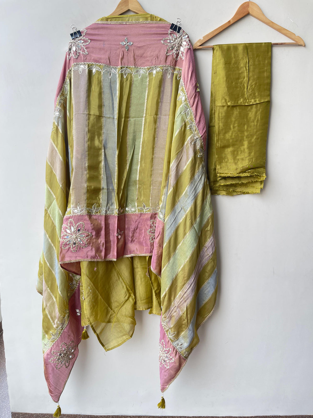 Shimmer silk unstitched ladies suit