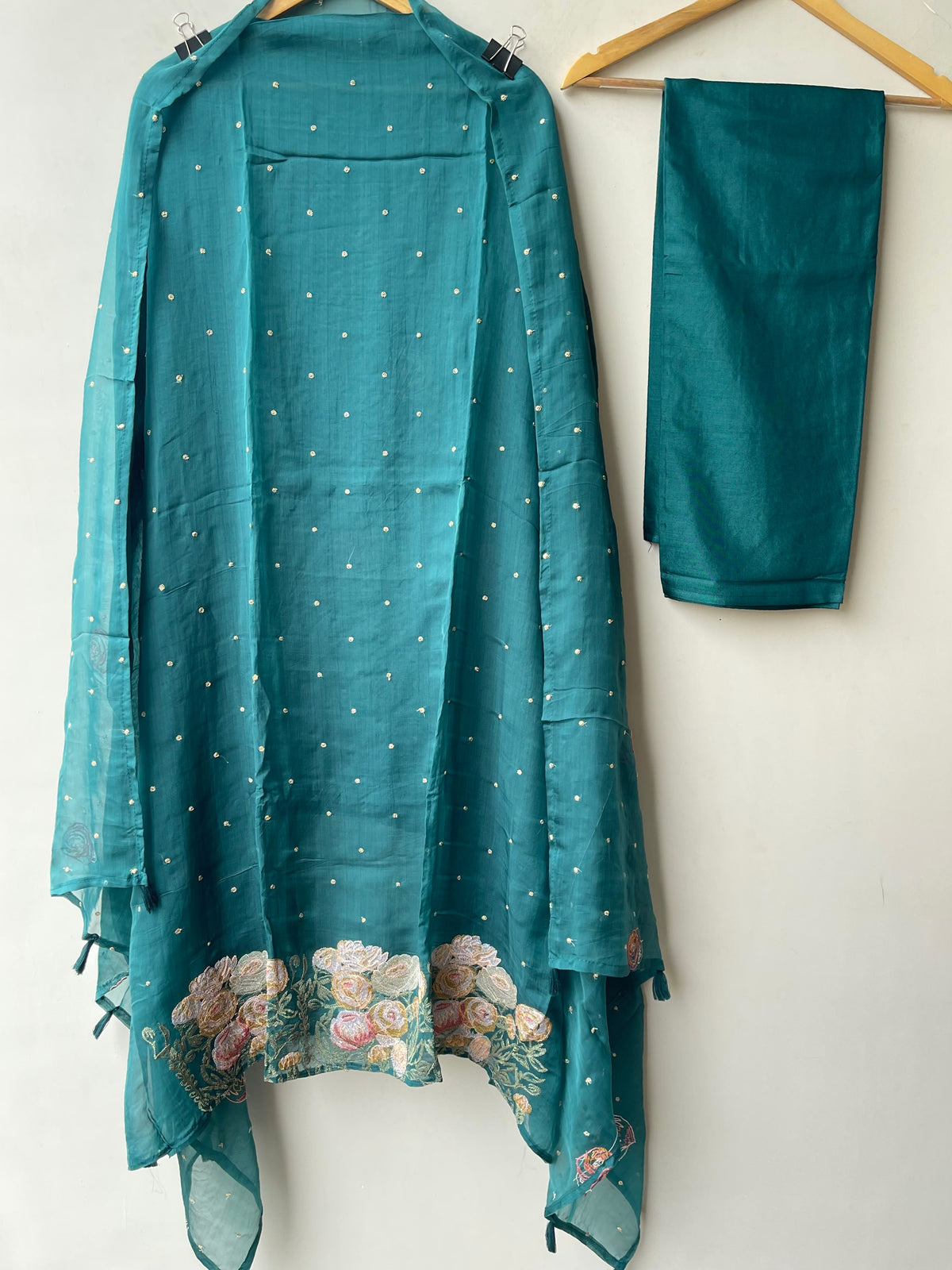 Premium Mul Chanderi Designer 3 Pcs Unstitched Suit Set