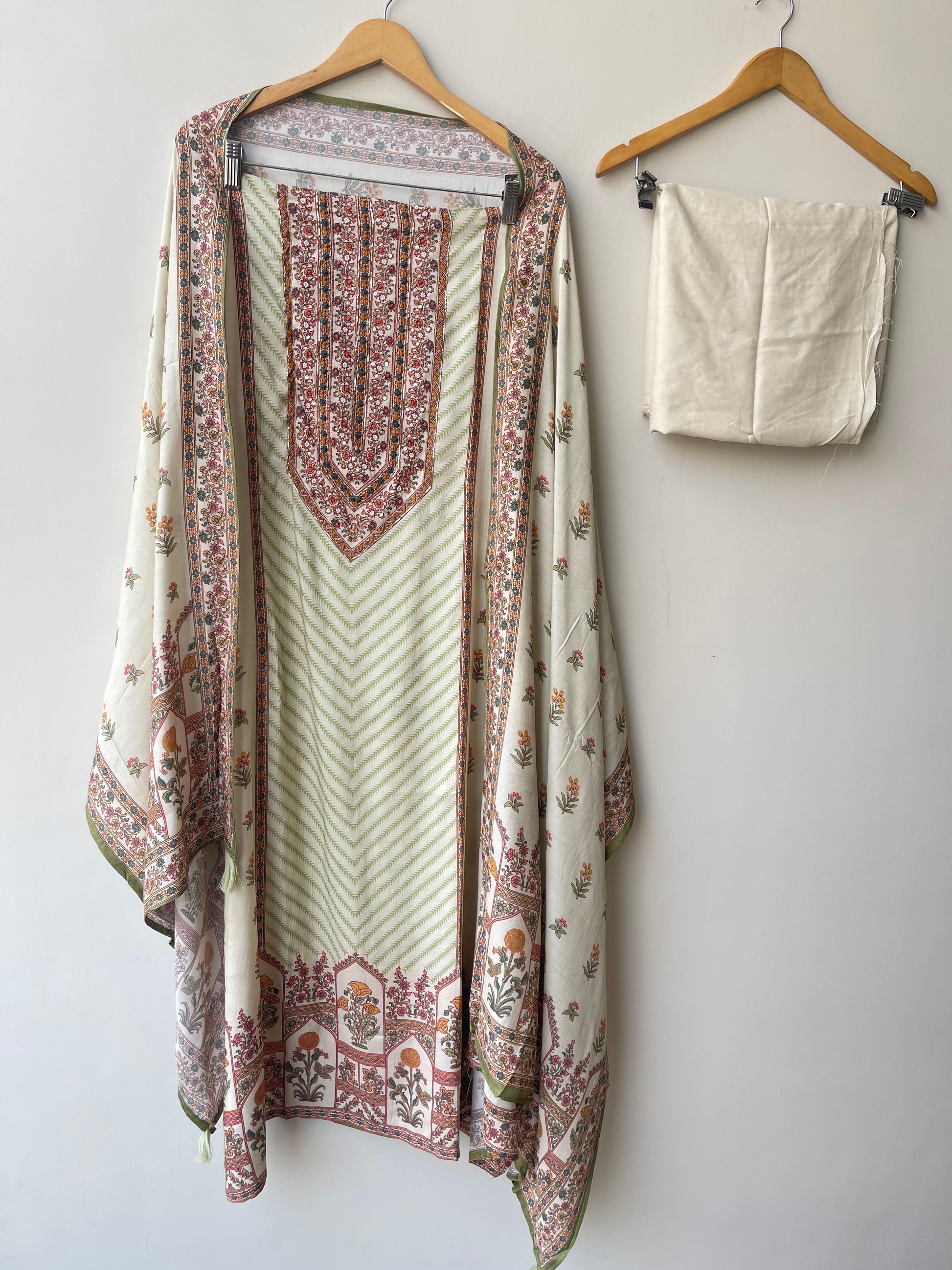 Muslin Printed Unstitched Ladies Suit RC-18752 – view 6