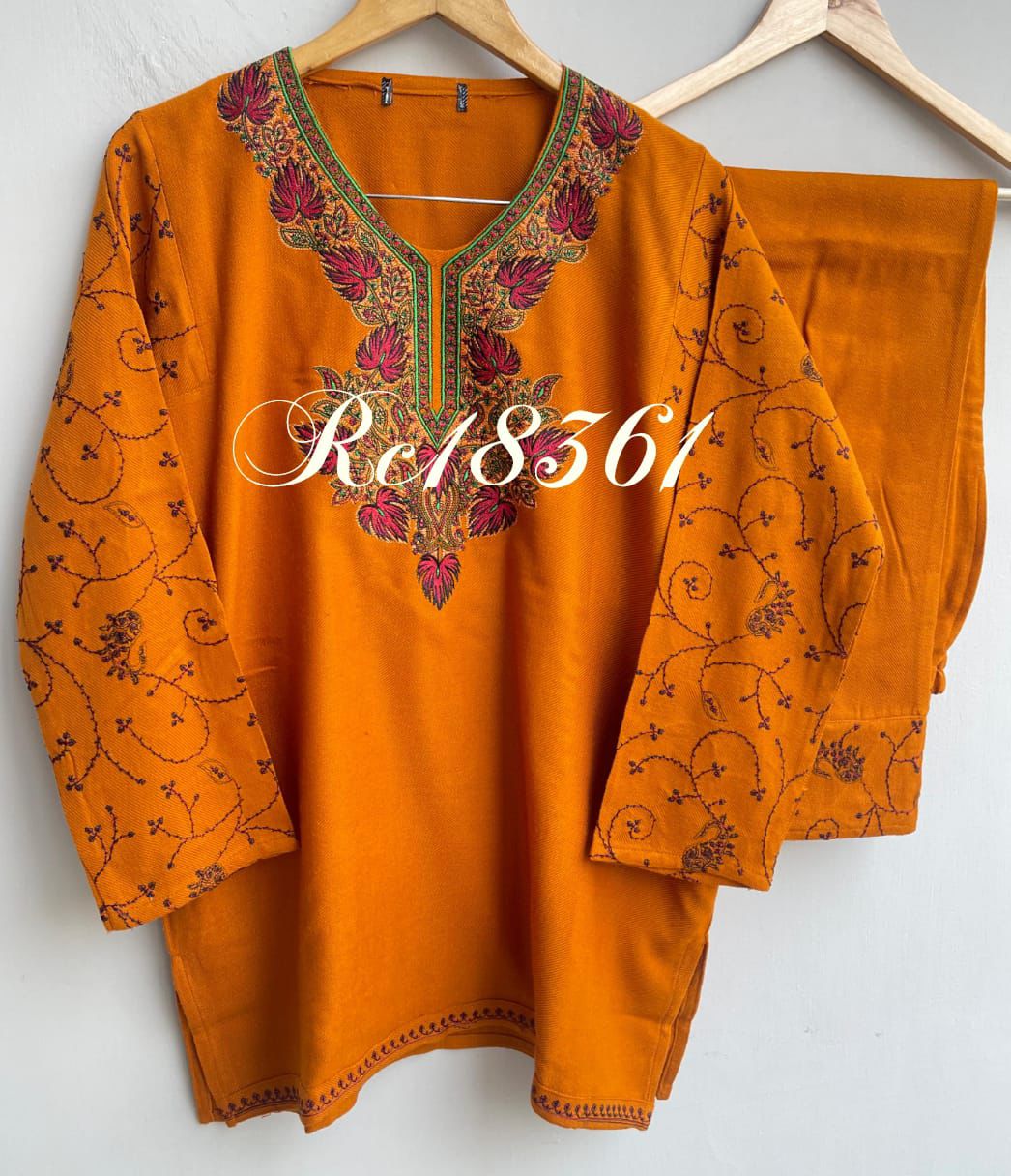 Kashmiri pheron short kurta coord set Rc18361 (a)