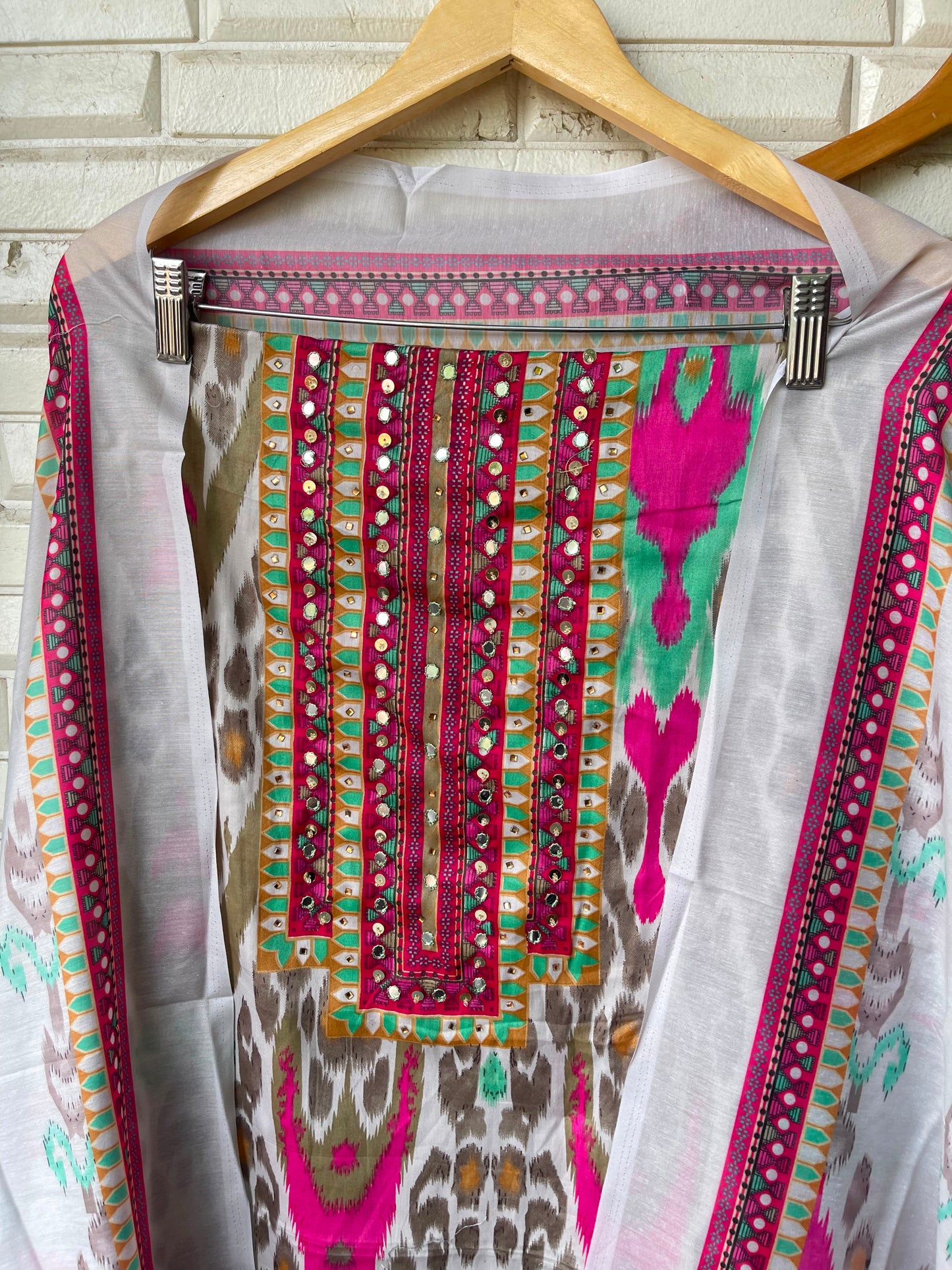 Mul chanderi cotton printed unstitched ladies suit Rc19297