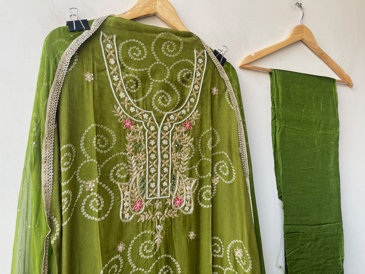 Premium Bandani Printed Organza Unstitched 3 Pcs Designer Suit Set