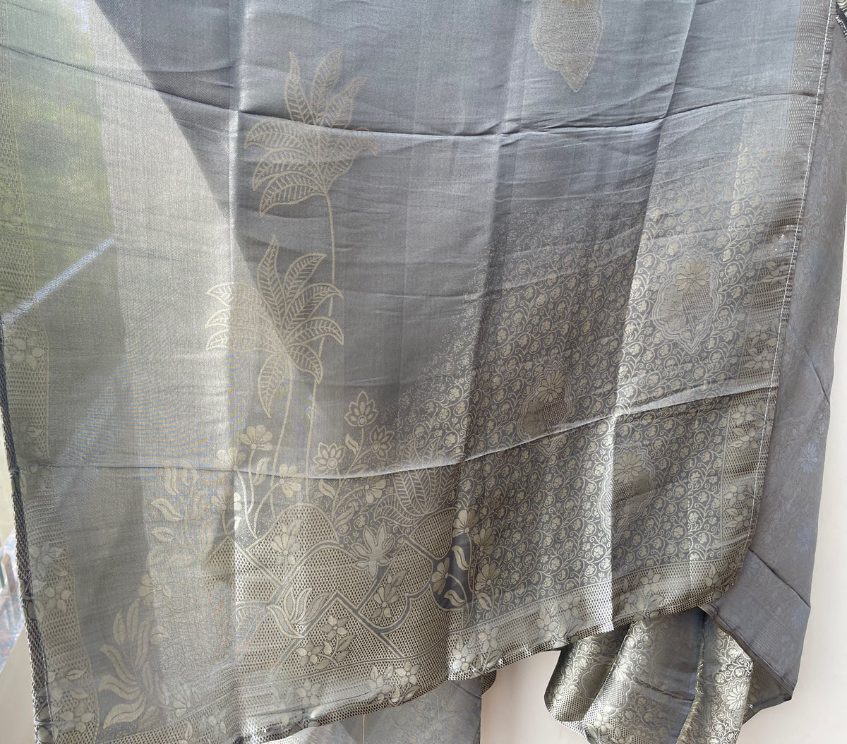Premium Shimmer Giraffe Silk Weaving Unstitched 3 pcs Suit Set