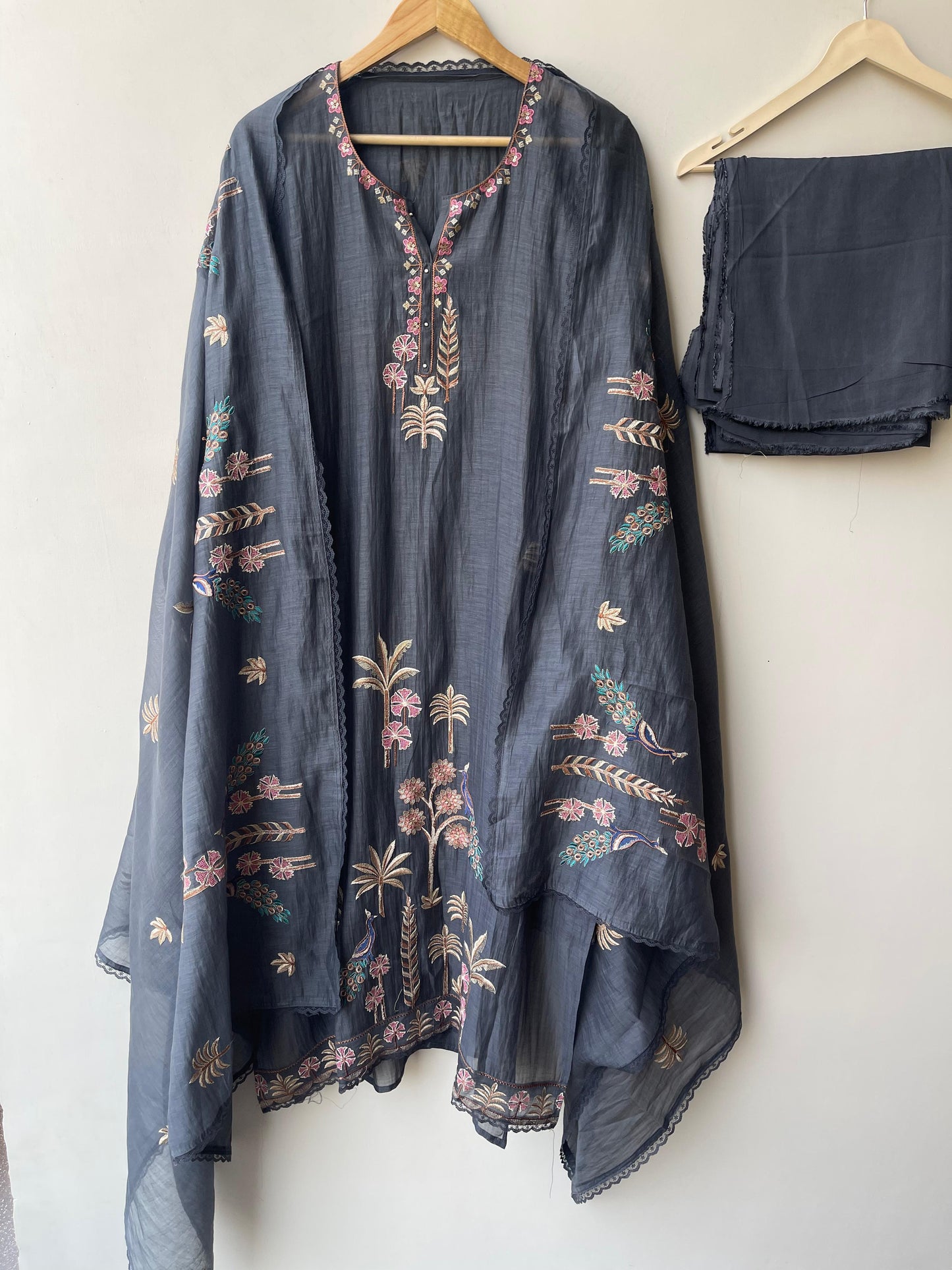 Fine mul chanderi unstitched ladies suit Rc18799