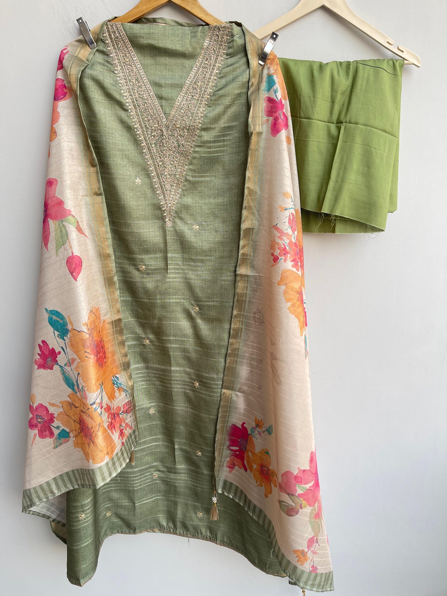 Silk unstitched ladies suit Rc18432 (b)