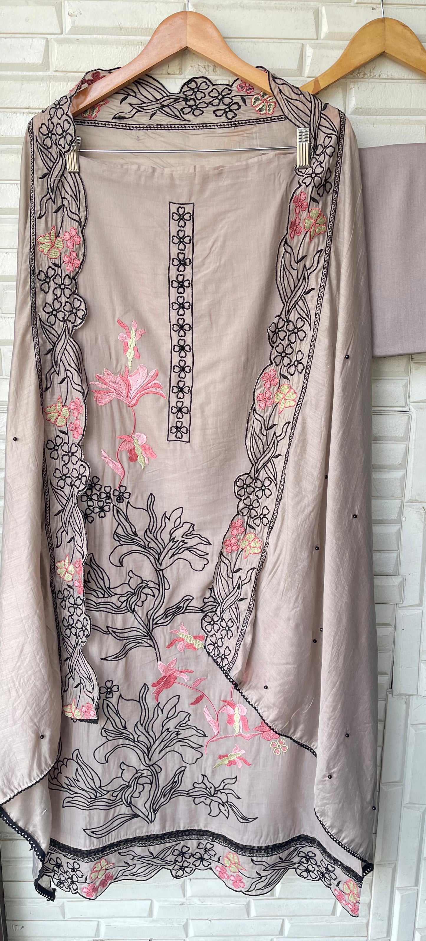 Mul Chanderi Unstitched Ladies Suit RC-18408