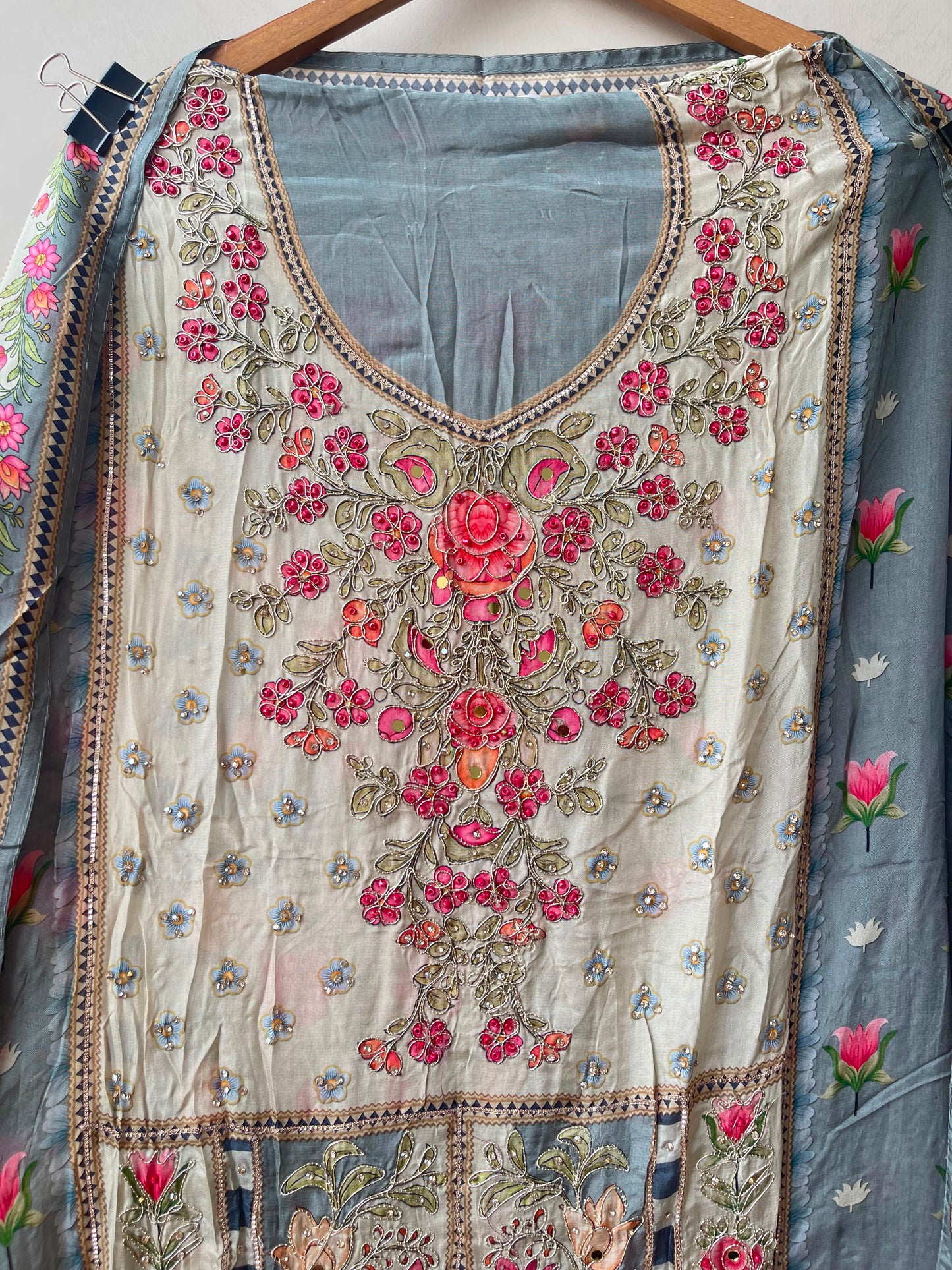Pure crepe satin unstitched printed ladies suit Rc19215