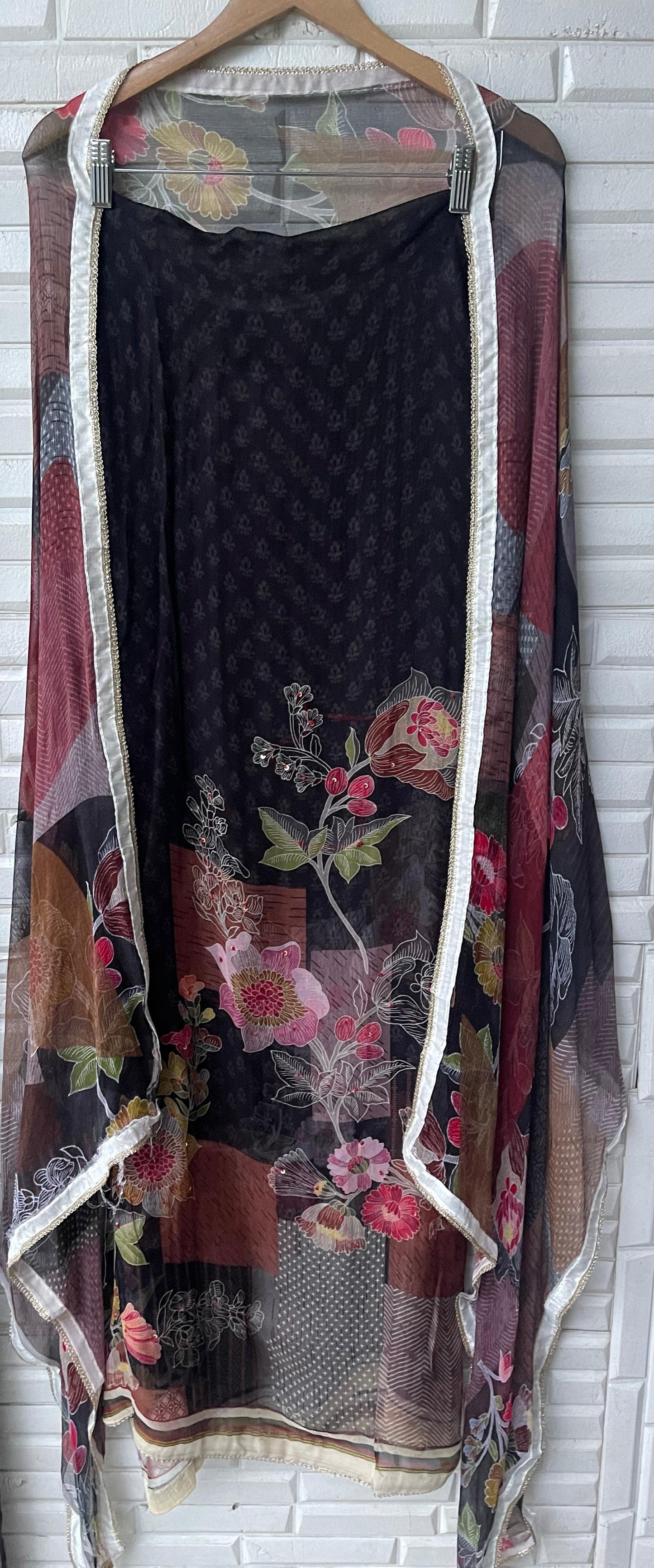 Burberry organza unstitched ladies suit Rc17619 (c)