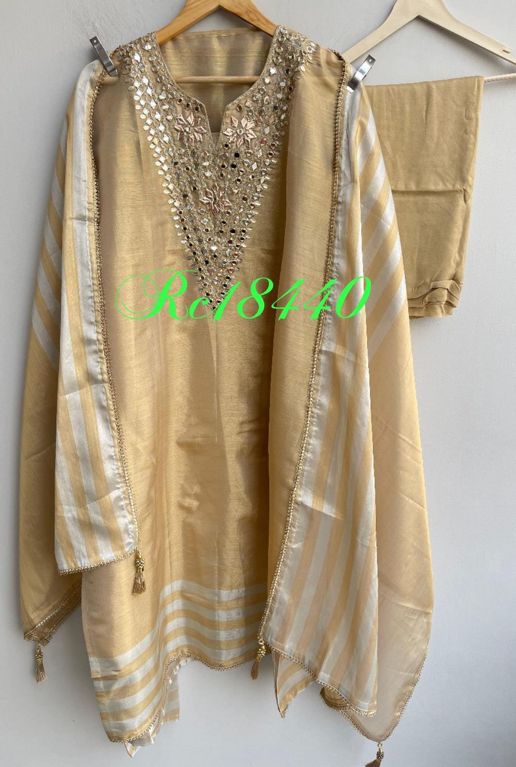 Chanderi silk unstitched ladies suit Rc18440