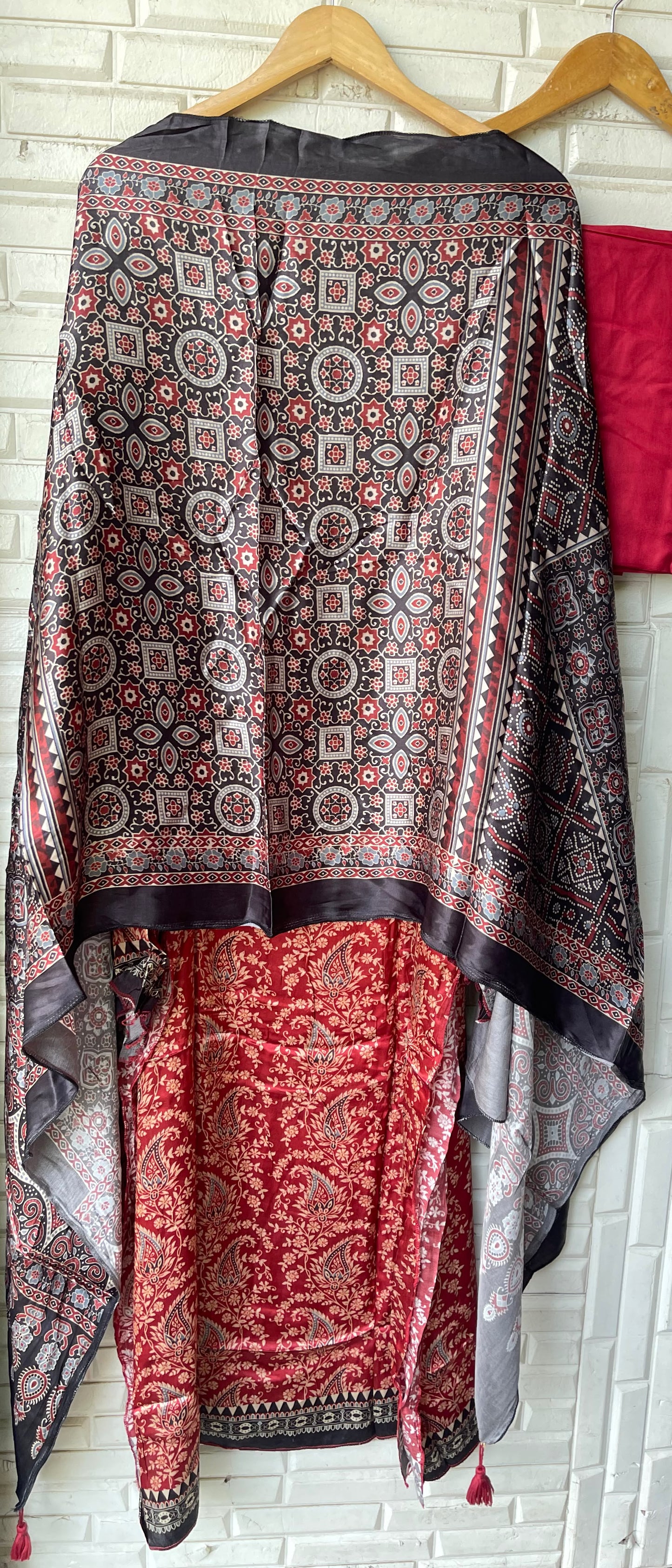 Gajji silk printed unstitched ladies suit Rc19298